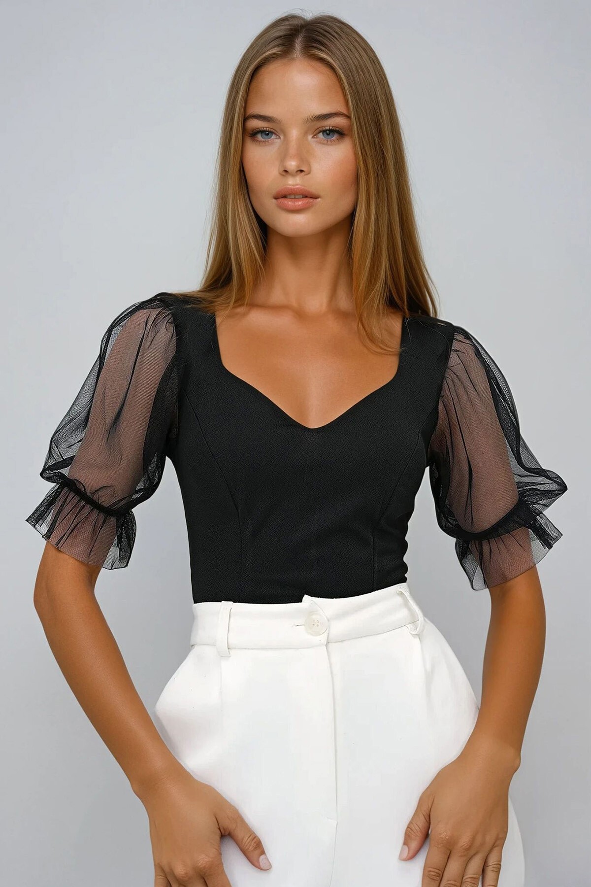 Siyah Kalp Yaka Pensli Kolları Tül Bluz