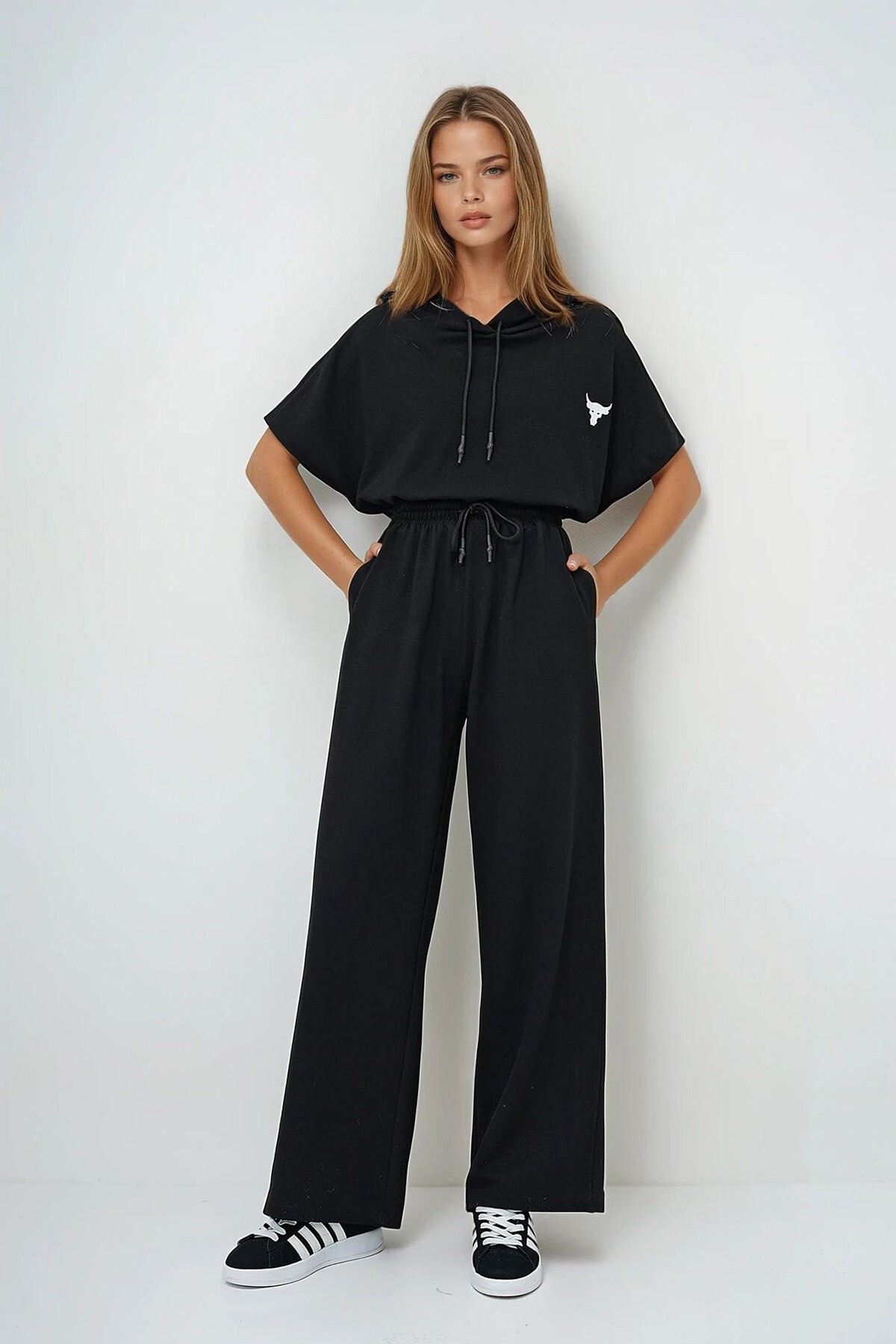 Siyah Kapüşonlu Oversize Crop Ve Çift Cepli Pantolon Takım