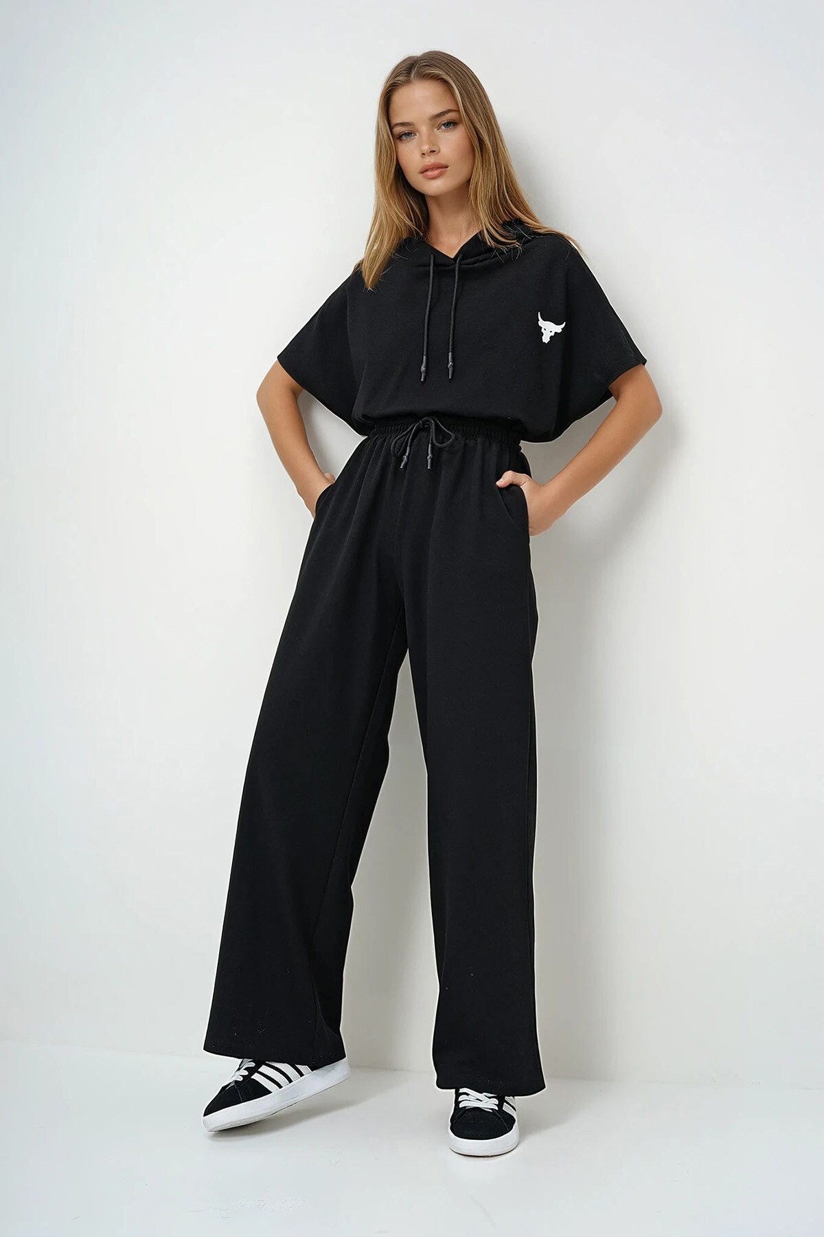 Siyah Kapüşonlu Oversize Crop Ve Çift Cepli Pantolon Takım