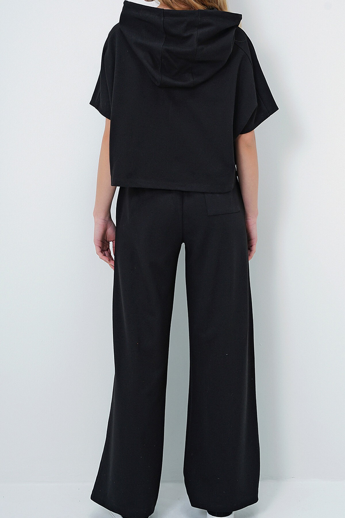 Siyah Kapüşonlu Oversize Crop Ve Çift Cepli Pantolon Takım