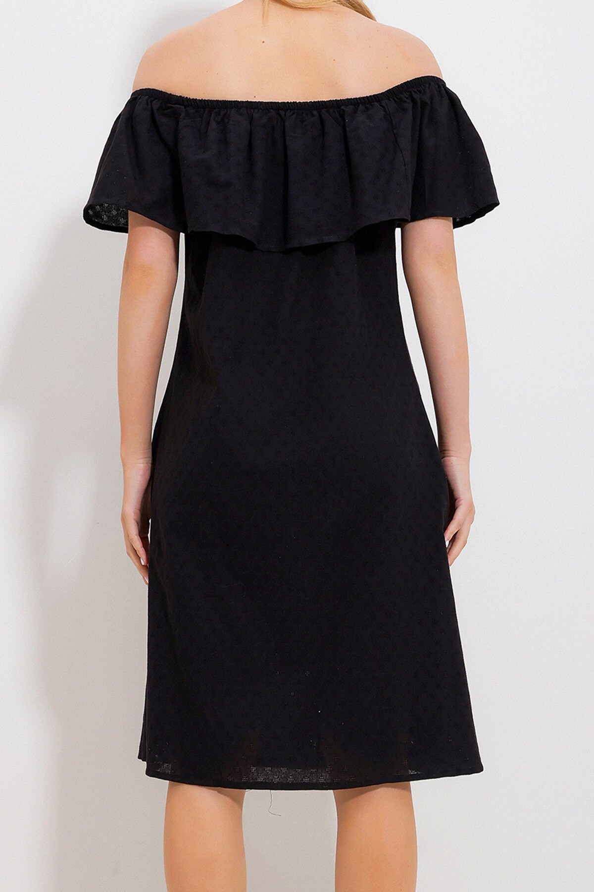 Siyah Madonna Yaka Kendinden Desenli Dokuma Elbise