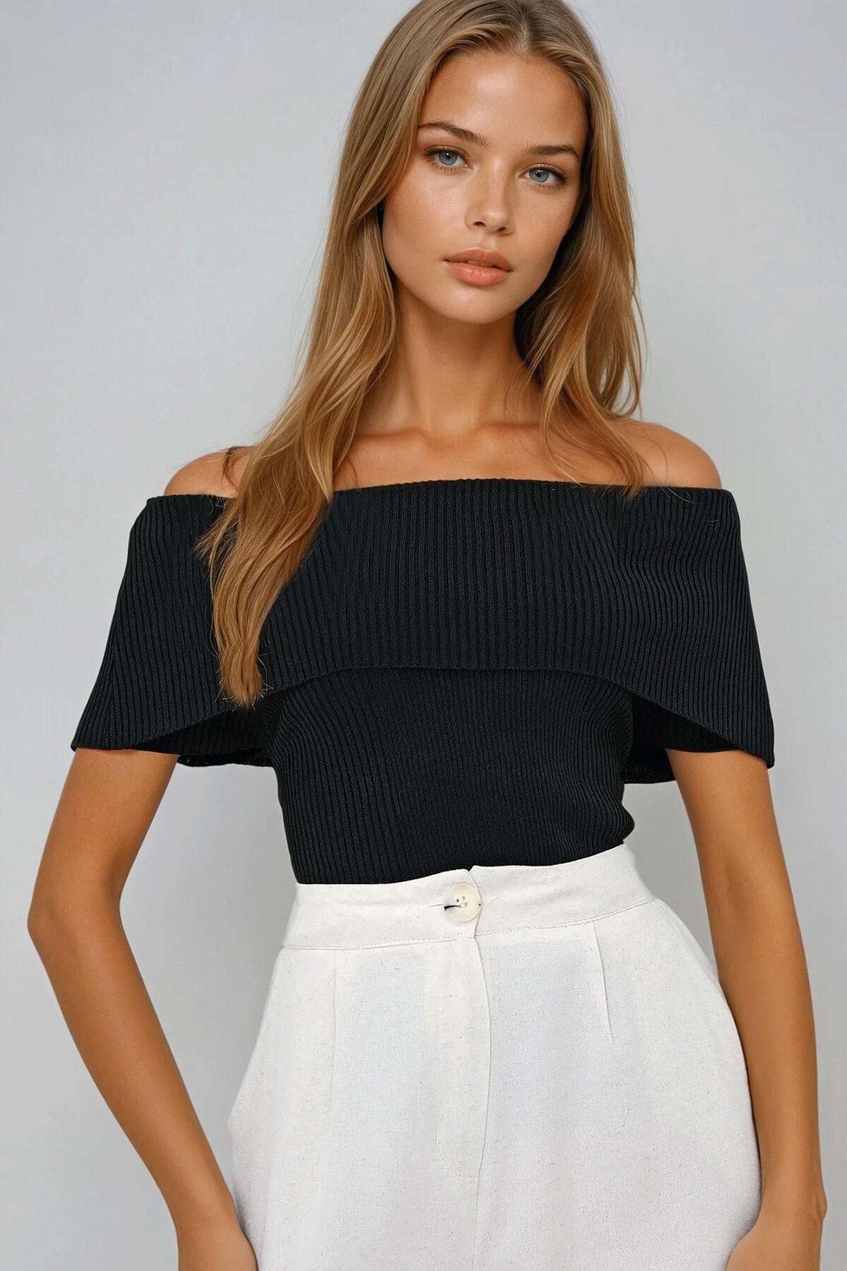 Siyah Madonna Yaka Kolsuz Triko Bluz