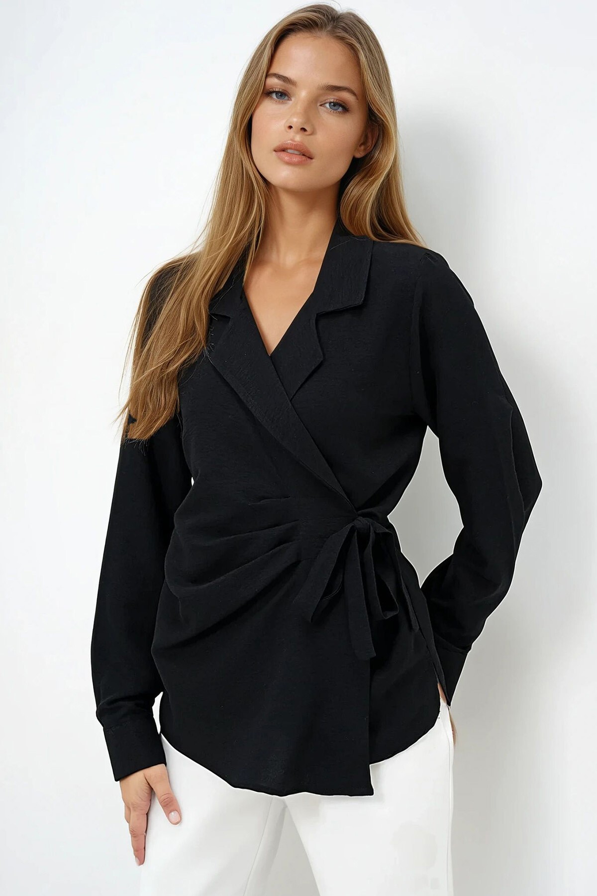 Siyah Manşet Kollu Bağlama Detaylı Regular Normal Kalıp Dokuma Gömlek