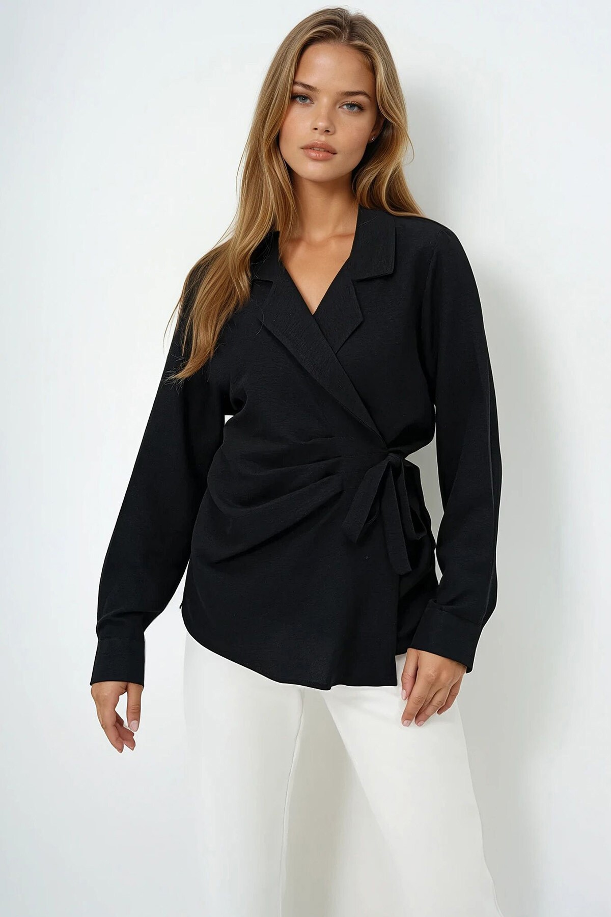 Siyah Manşet Kollu Bağlama Detaylı Regular Normal Kalıp Dokuma Gömlek