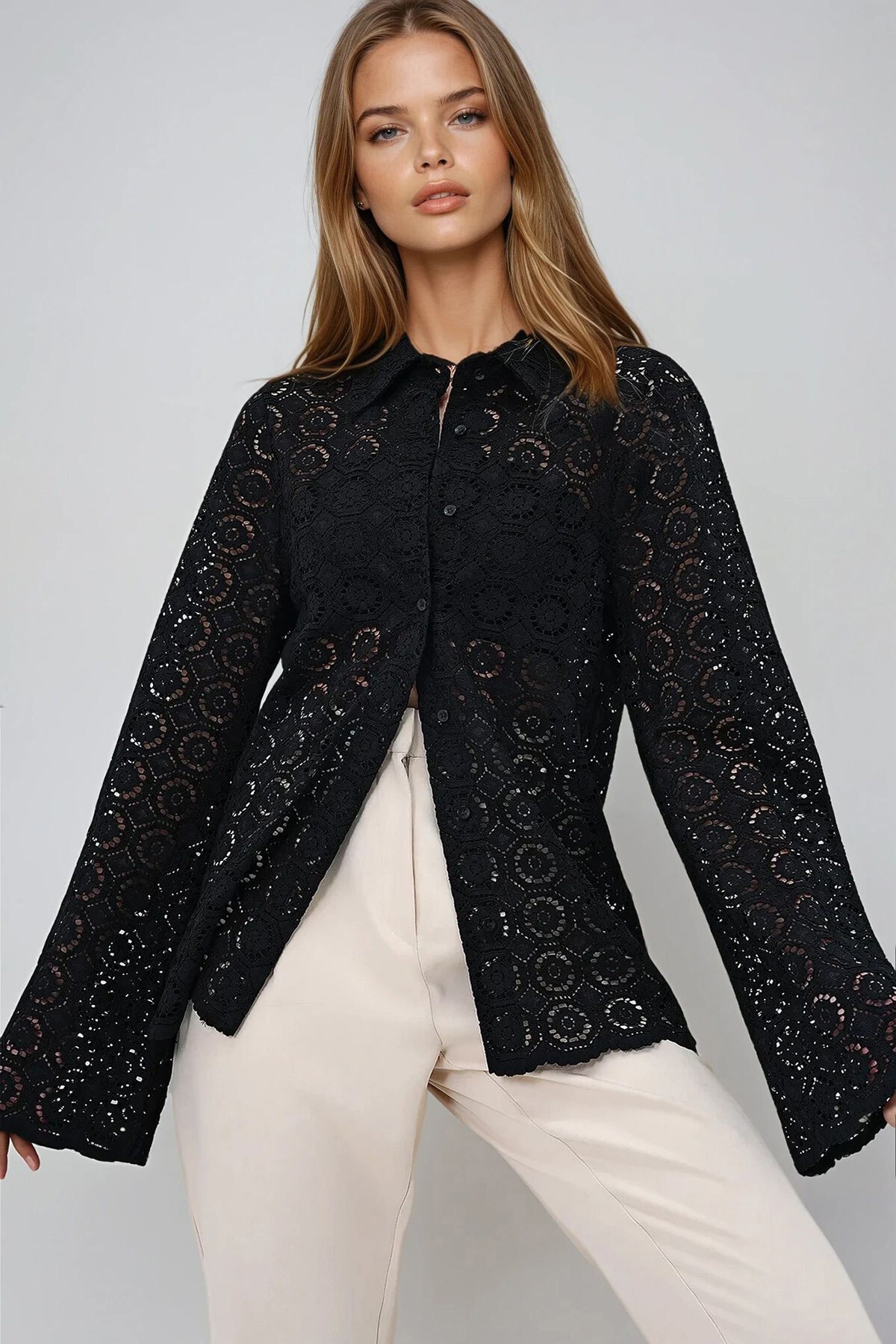 Siyah Manşetsiz Uzun Kol Güpür Gömlek