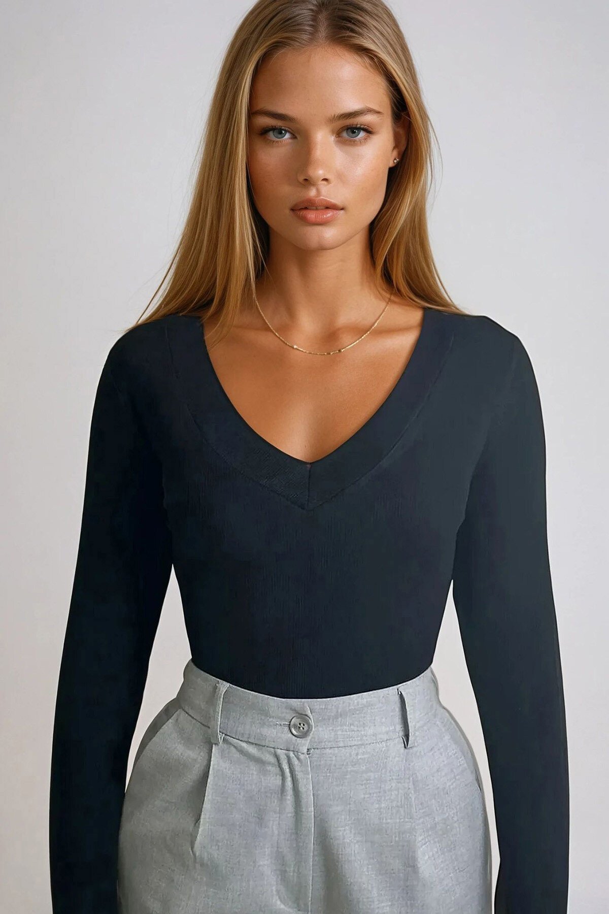 Siyah Önü Ve Arkası V Yaka Fitilli Örme Bluz