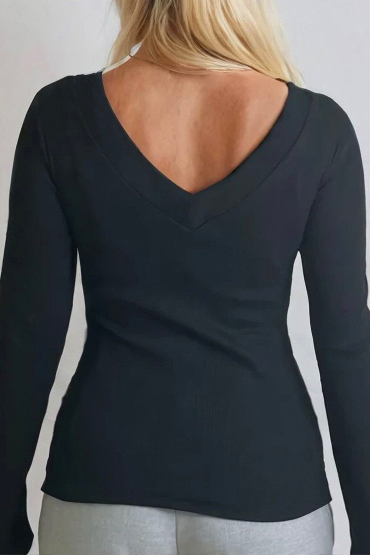 Siyah Önü Ve Arkası V Yaka Fitilli Örme Bluz