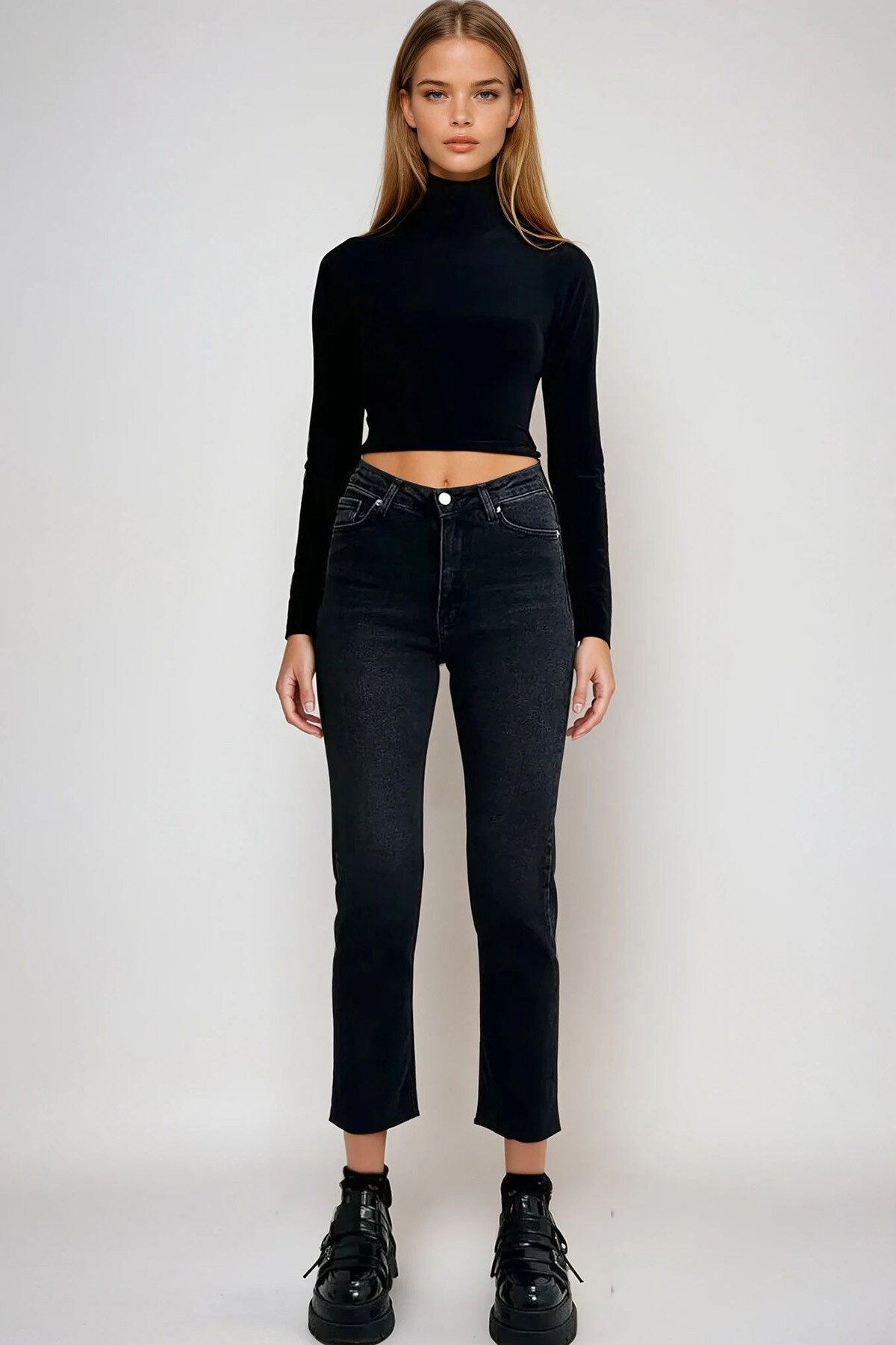 Siyah Paçası Püsküllü Slim Fit Jean Pantolon