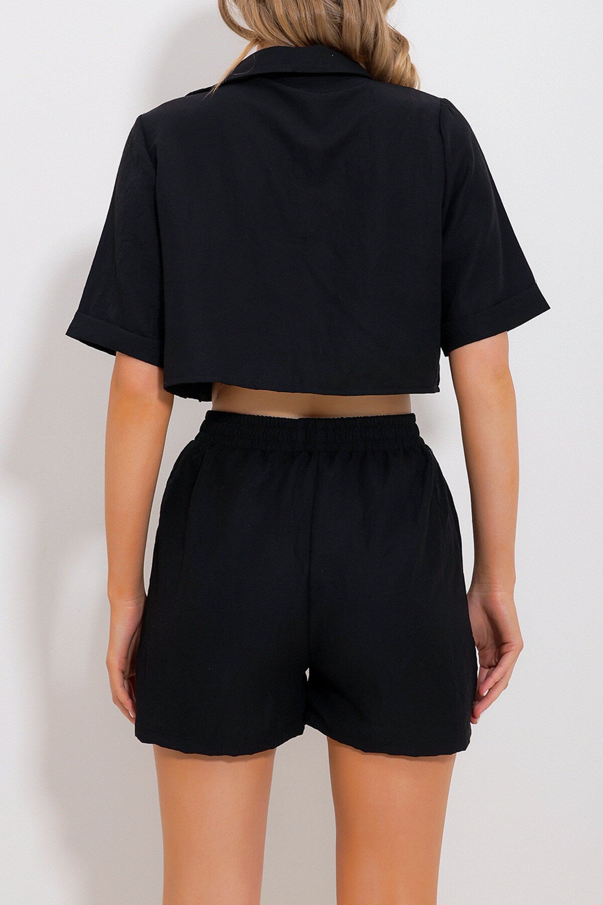 Siyah Polo Yaka Crop Bluz Ve Şortlu Dokuma Alt Üst Takım