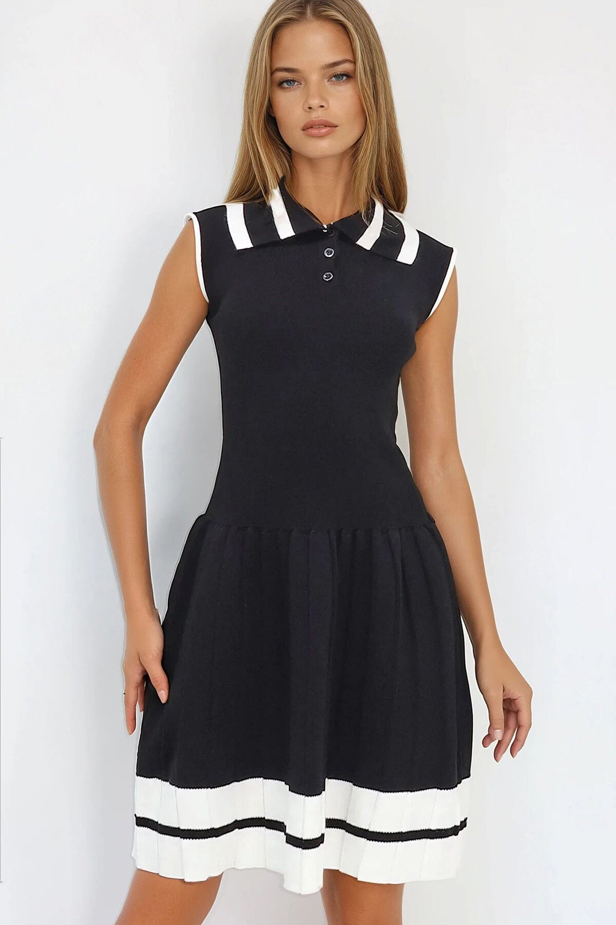 Siyah Polo Yaka Şerit Detaylı Eteği Pileli Mini Elbise