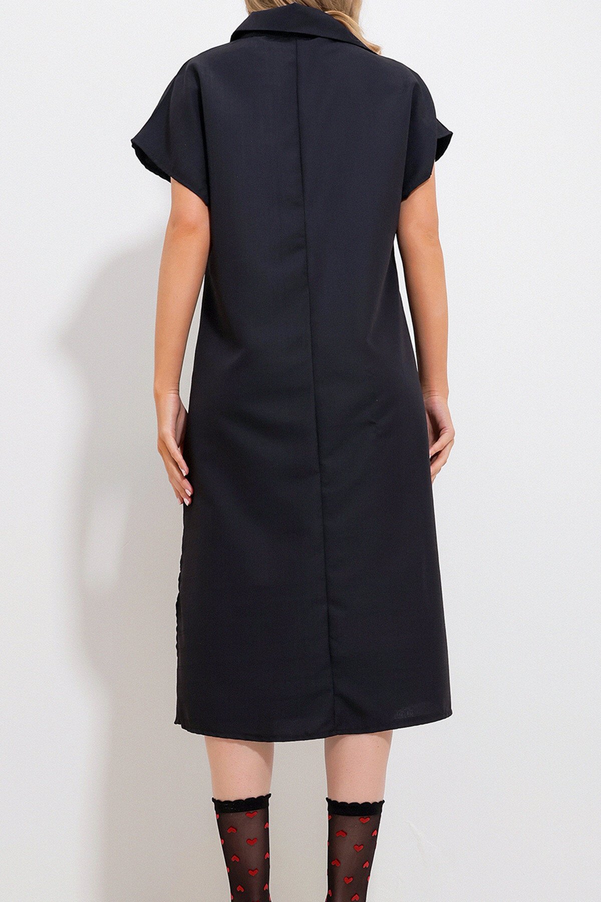 Siyah Polo Yaka Yanları Yırtmaçlı Dokuma Elbise