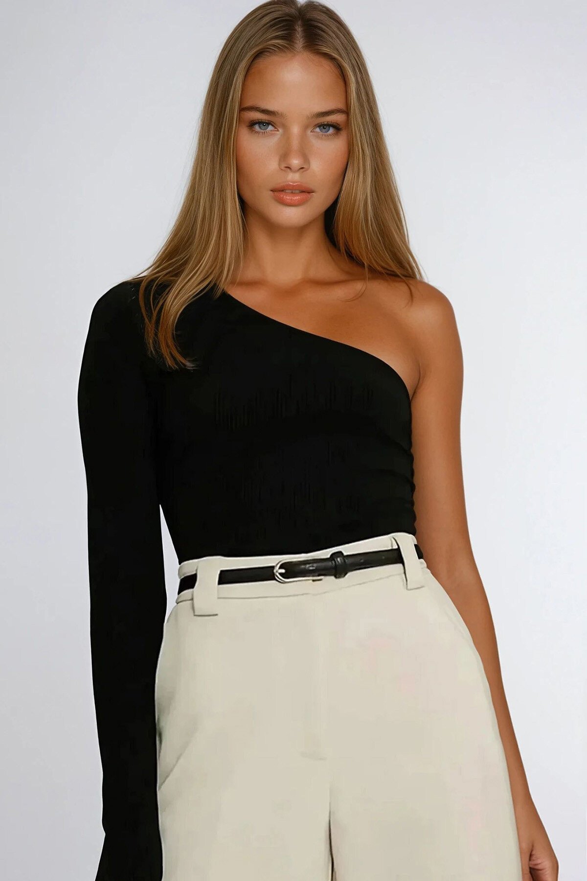 Siyah Tek Omuzu Açık Fitilli Örme Bluz