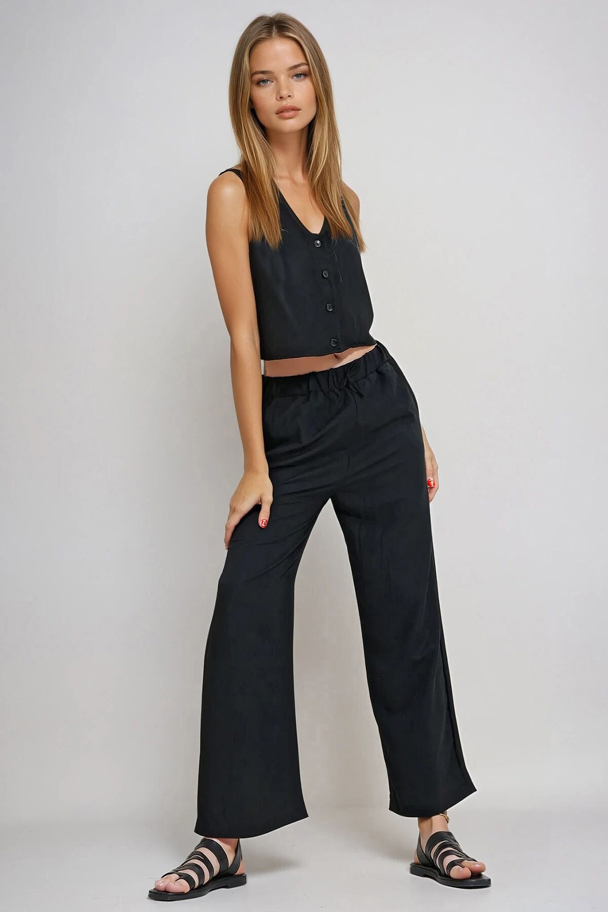 Siyah V Yaka Düğme Detaylı Bluz Ve Beli Lastikli Palazzo Pantolon Alt Üst Takım