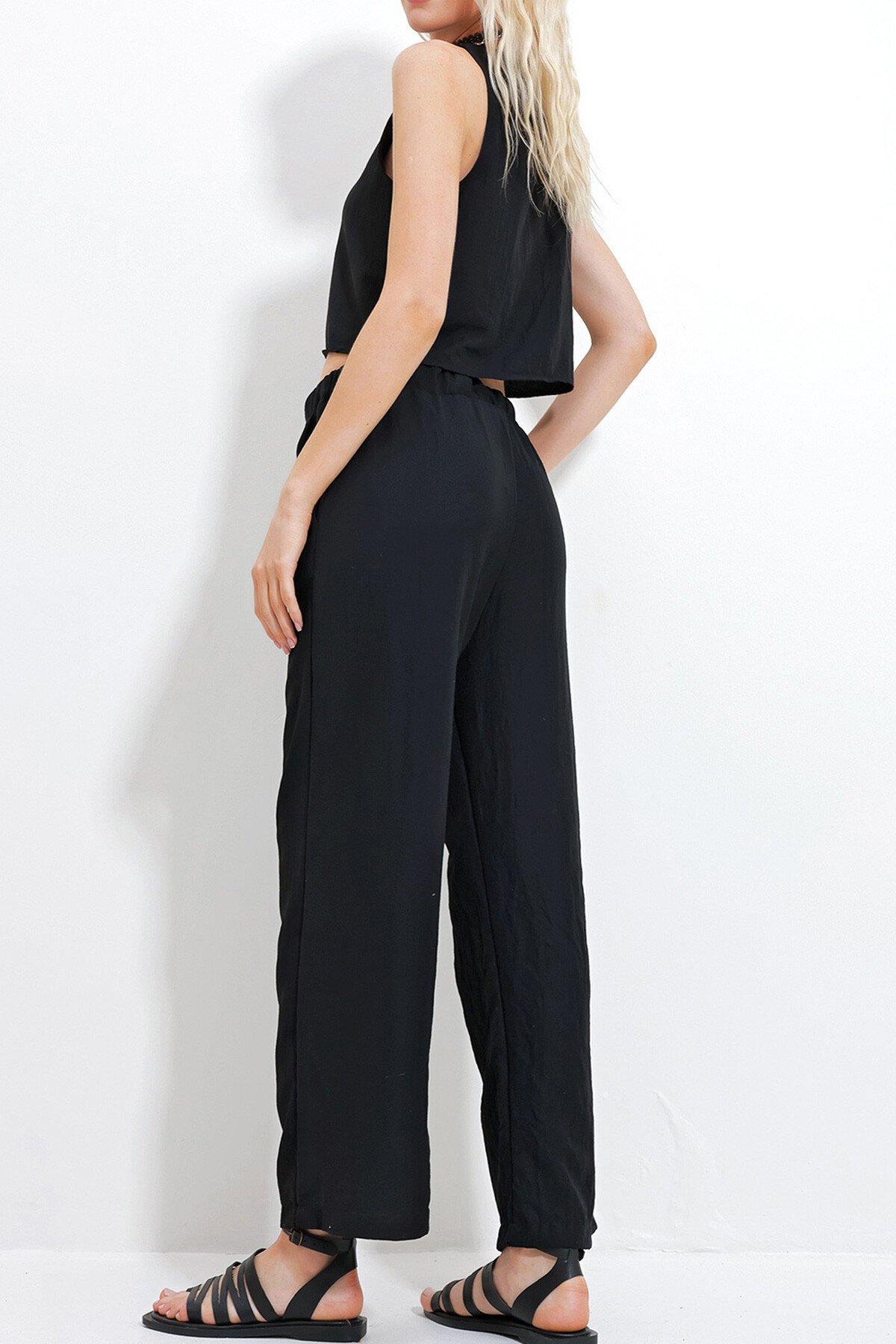 Siyah V Yaka Düğme Detaylı Bluz Ve Beli Lastikli Palazzo Pantolon Alt Üst Takım