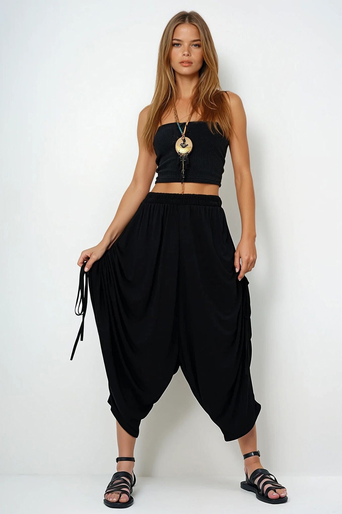 Siyah Yanları Bağcık Detaylı Yazlık Şalvar Pantolon