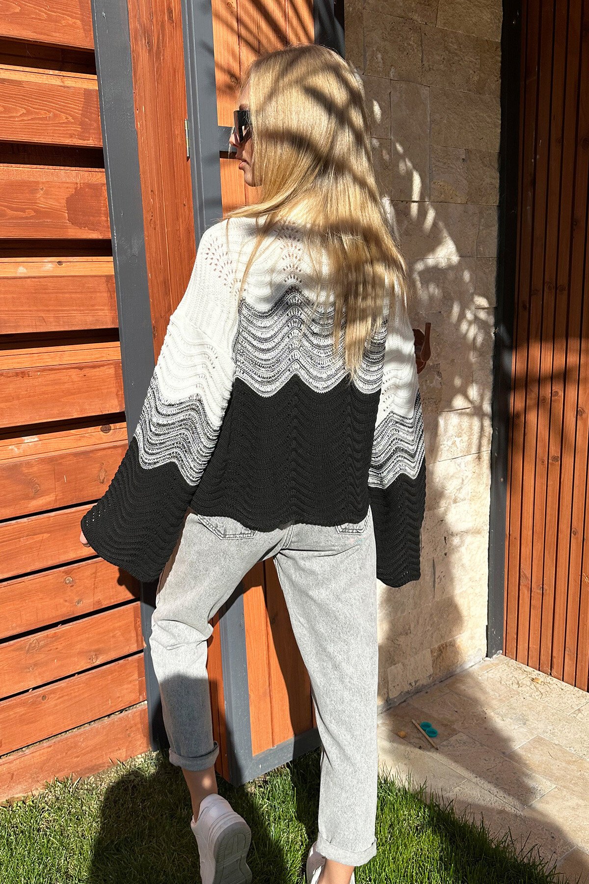 Siyah Yarım Balıkçı Ajurlu Ve Bloklu Triko Kazak