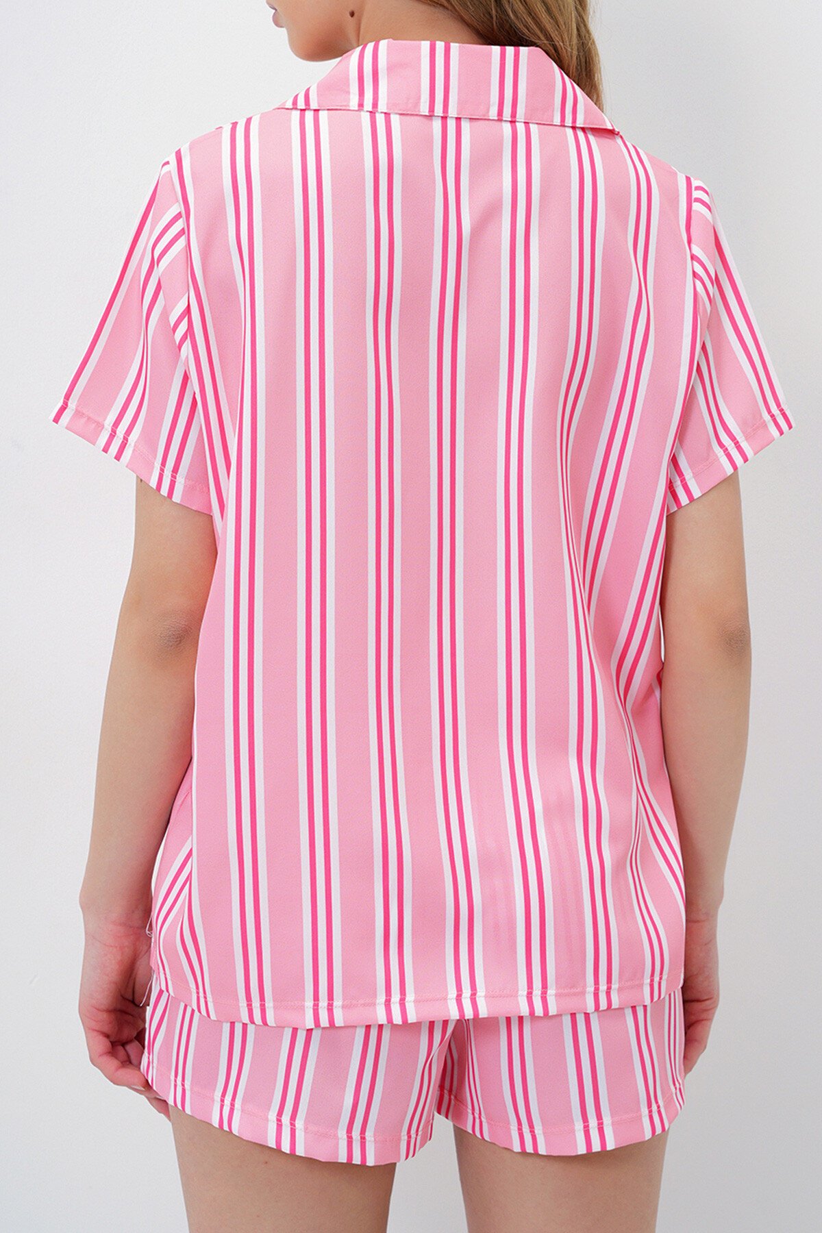 Somon Çizgi Desenli Önü Düğmeli Dokuma Gömlek Ve Şort Pijama Takım