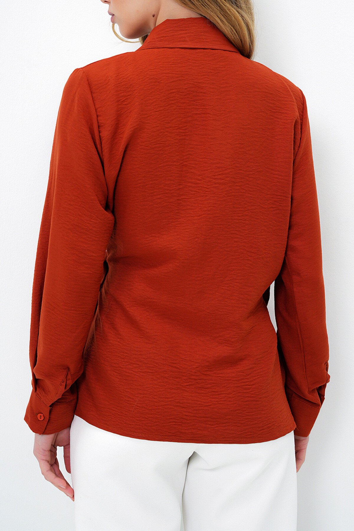 Taba Manşet Kollu Bağlama Detaylı Regular Normal Kalıp Dokuma Gömlek