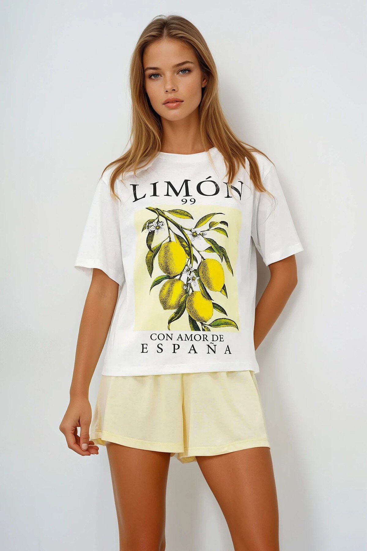 Tereyağı Sarısı Limon Baskılı Pamuklu Basic T Shırt Ve Şortlu Pijama Takımı