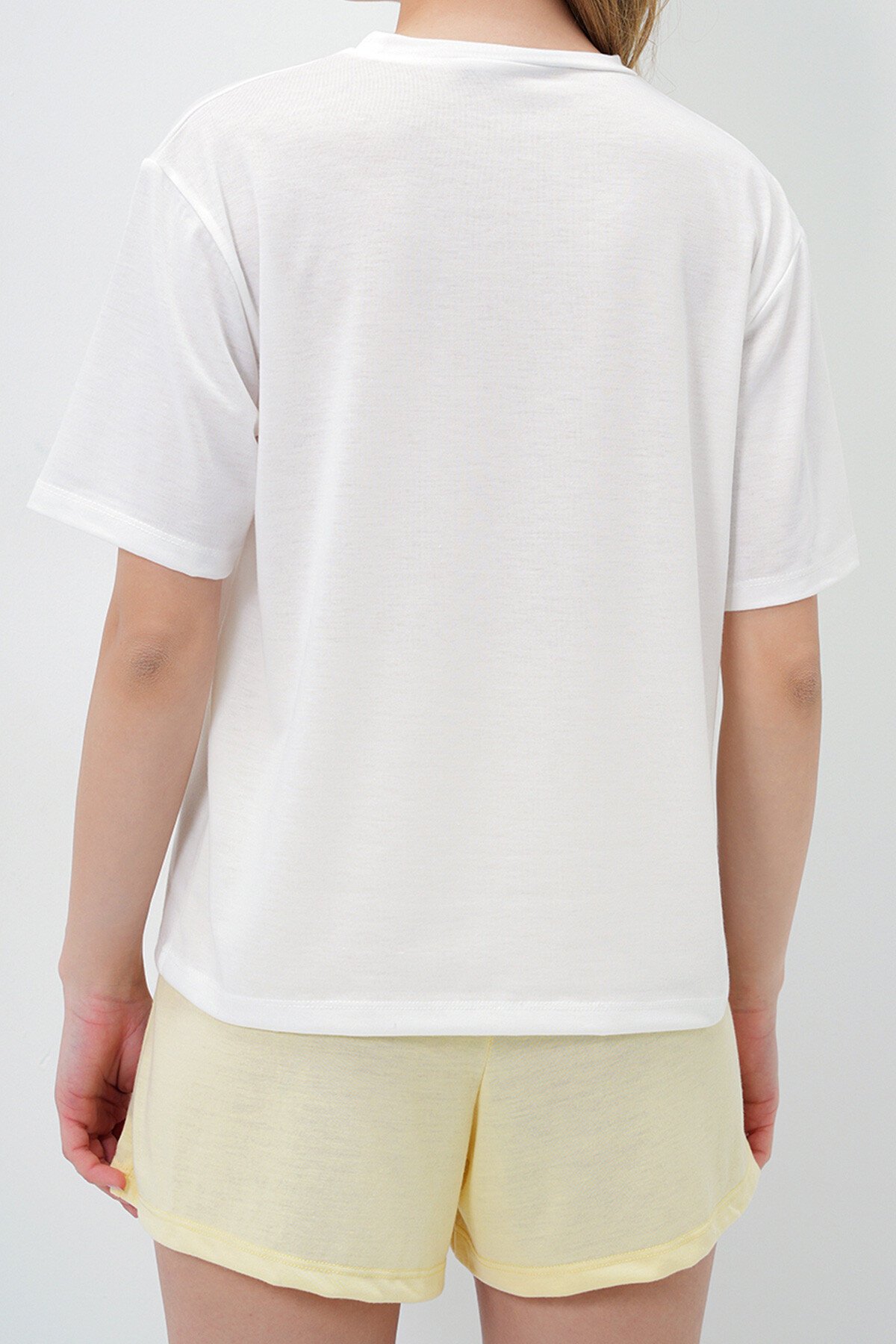 Tereyağı Sarısı Limon Baskılı Pamuklu Basic T Shırt Ve Şortlu Pijama Takımı