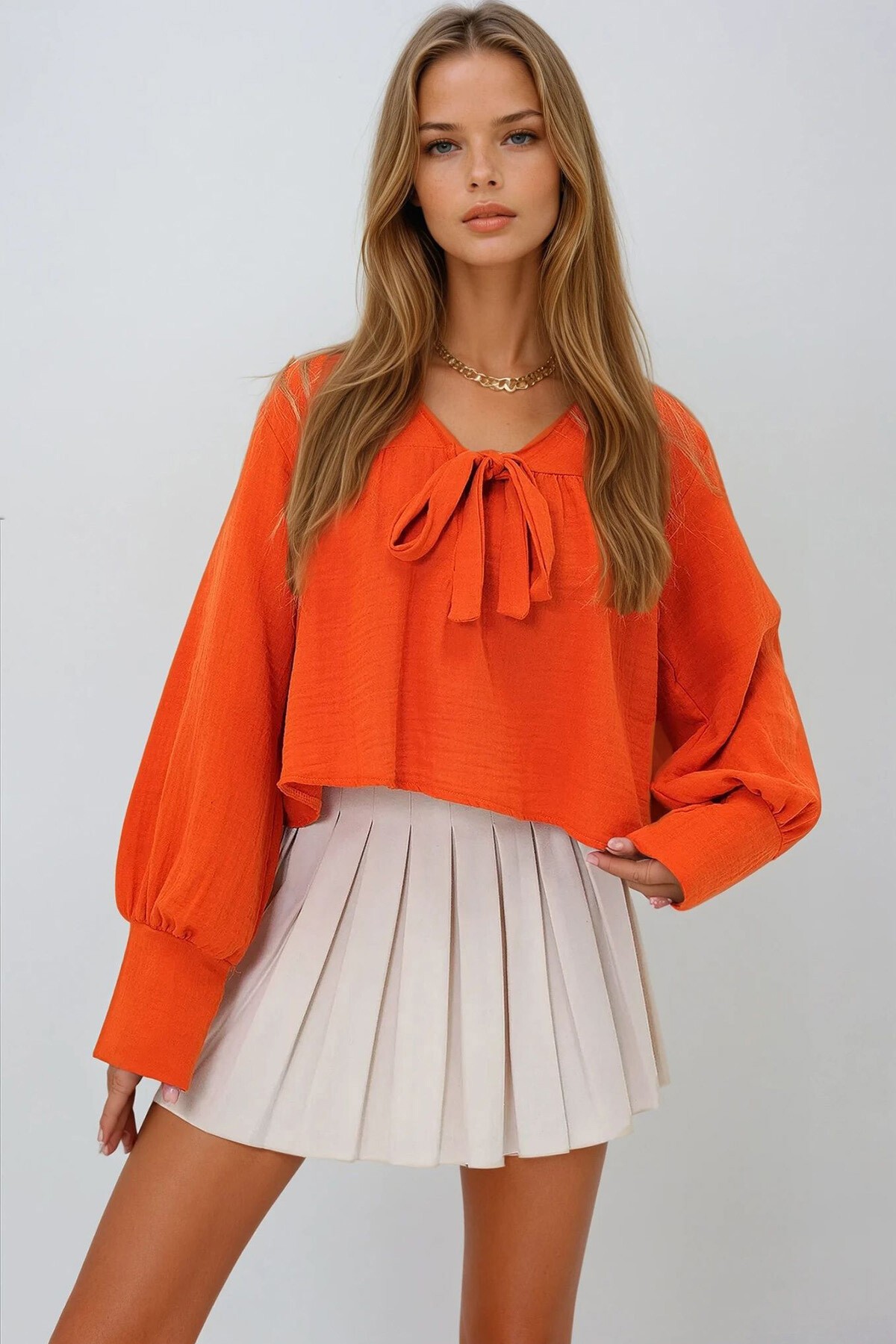 Turuncu V Yaka Göğüsten Bağlamalı Büzgülü Yazlık Dokuma Bluz