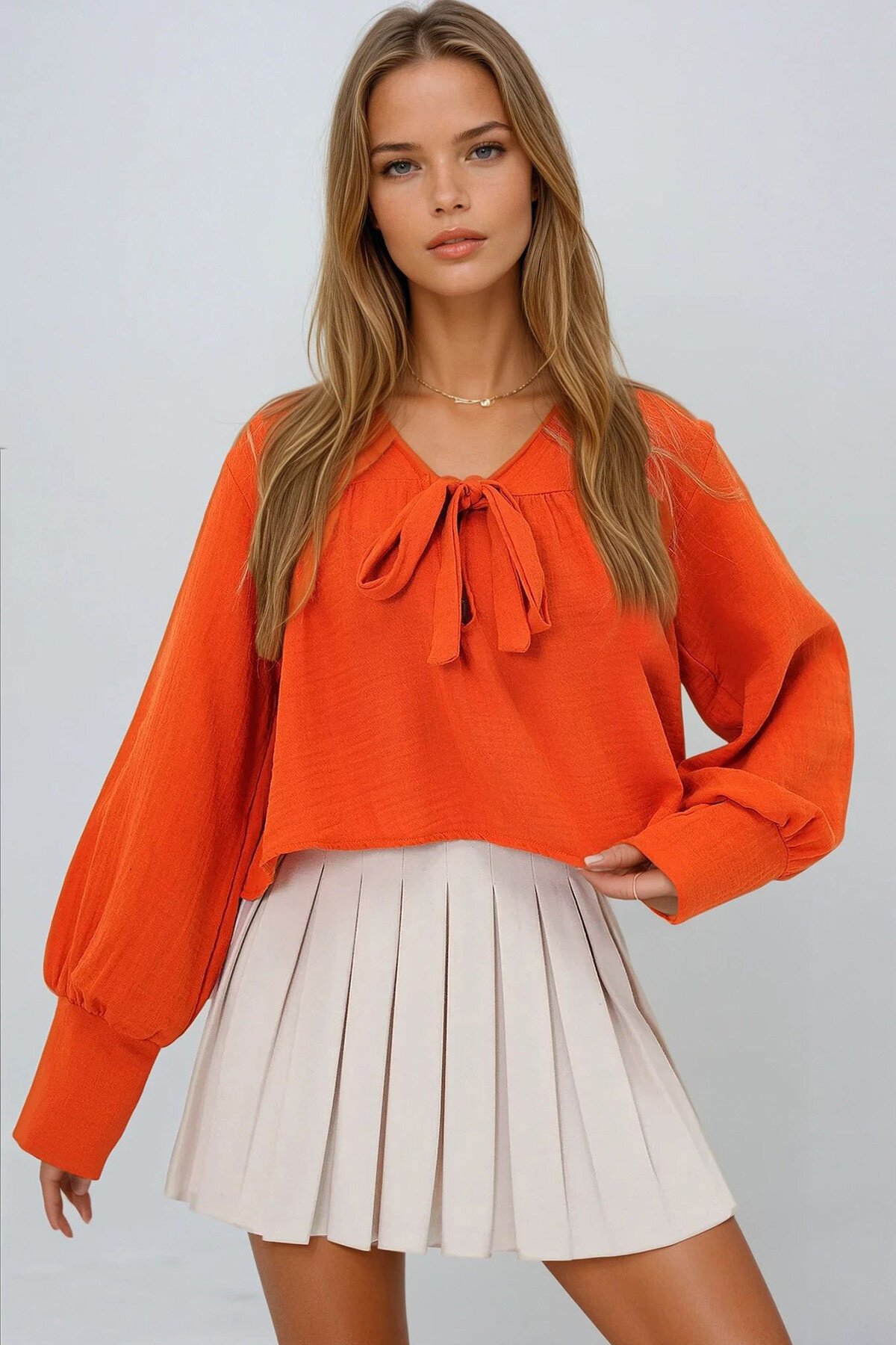 Turuncu V Yaka Göğüsten Bağlamalı Büzgülü Yazlık Dokuma Bluz