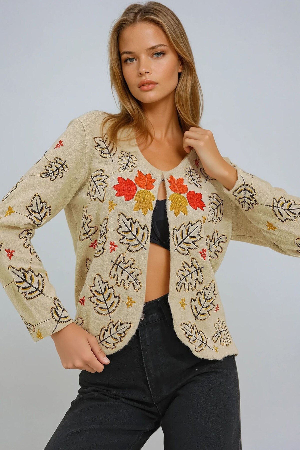 Vanilya Bisiklet Yaka Full Nakışlı Yumoş Ceket