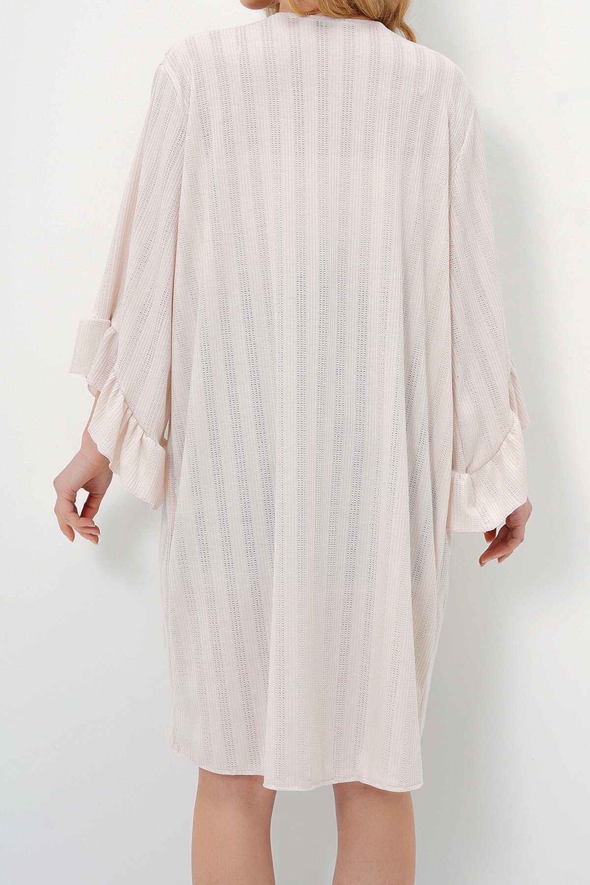 Vanilya Kolları Fırfırlı Delik Ajurlu Kimono Ceket