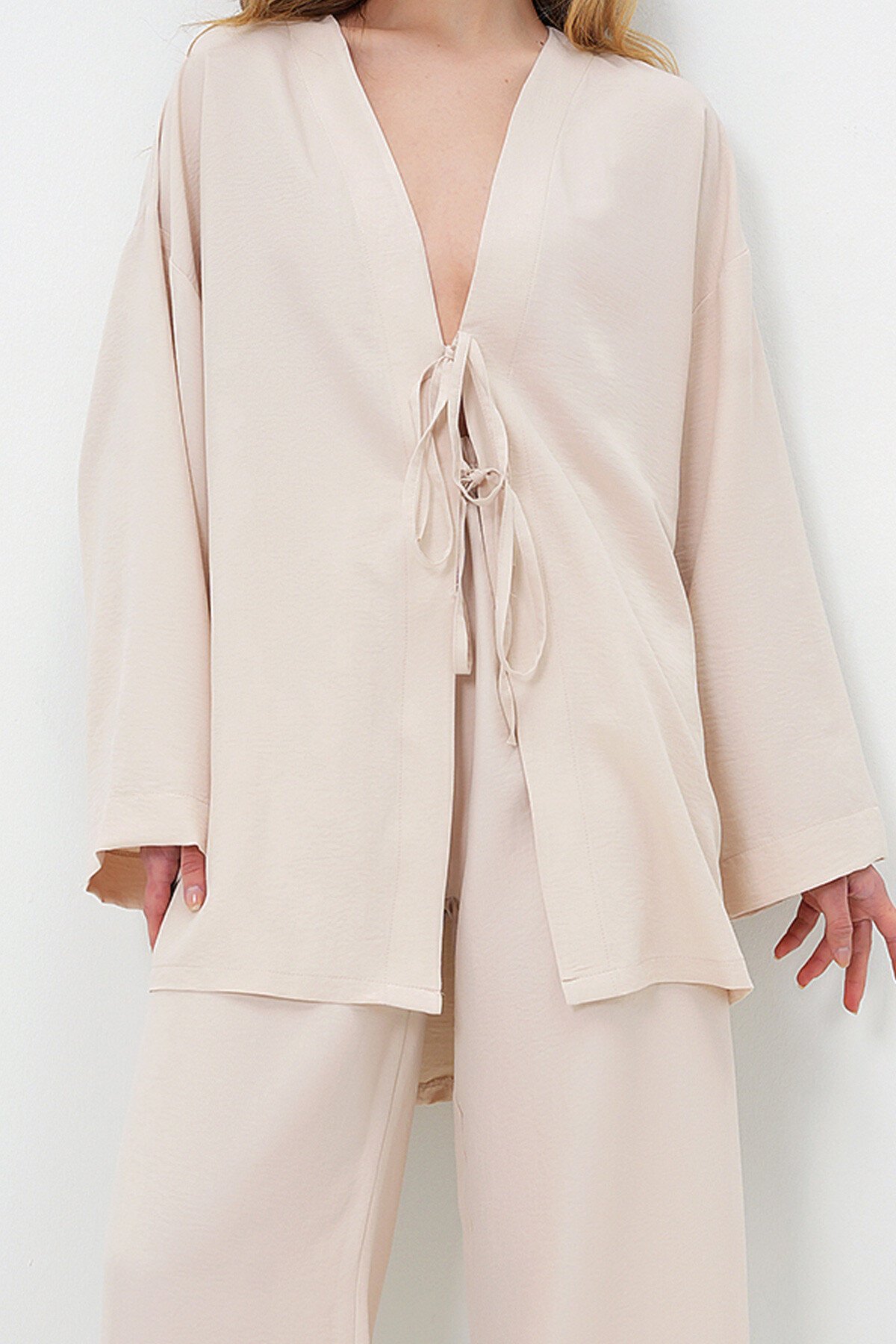 Vanilya Önü Bağcıklı Kimono Ceket Ve Palazzo Pantolon Takım