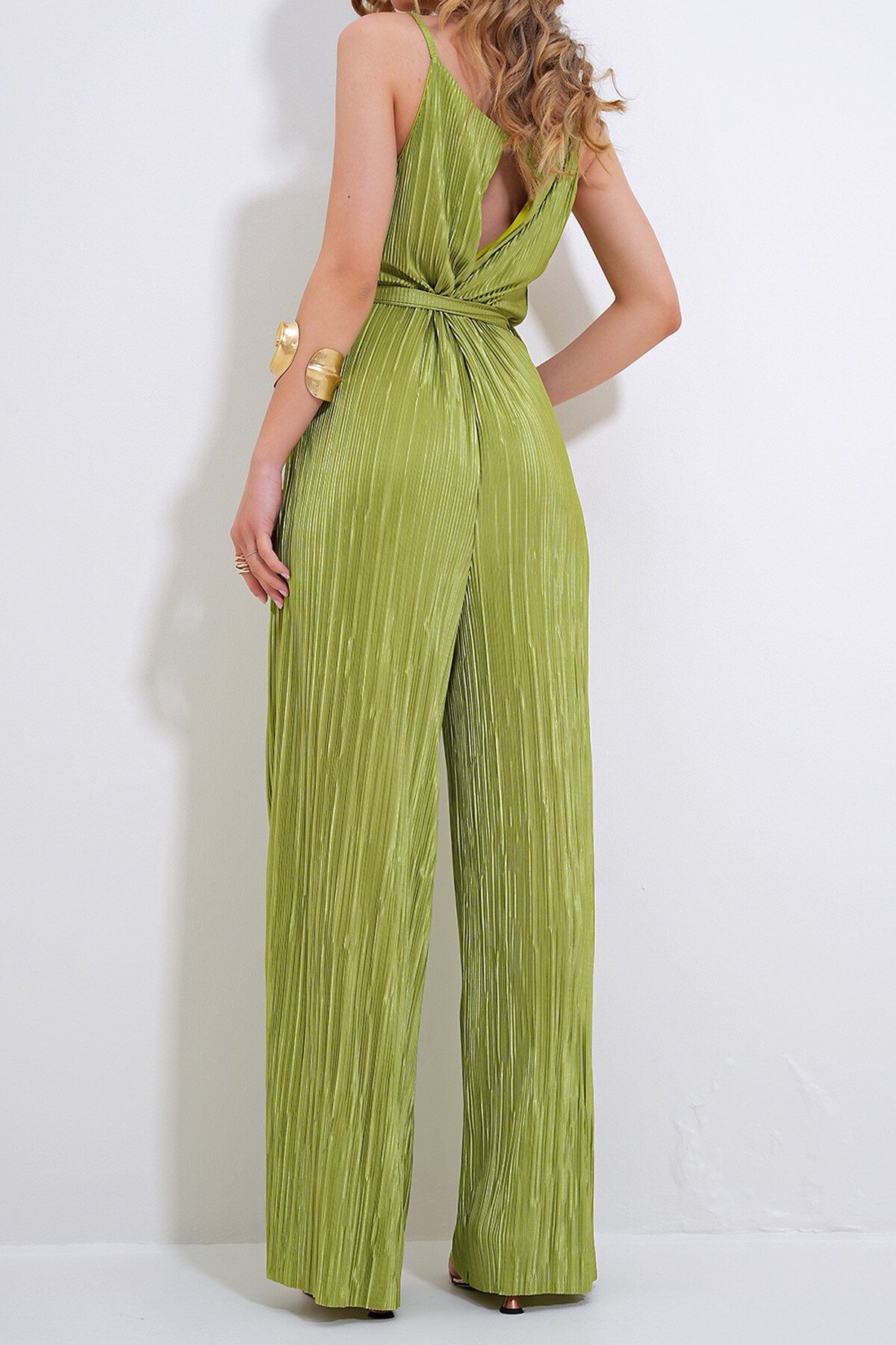 Yağ Yeşili Askılı Beli Kemerli Göğüs Dekolteli Pileli Tulum