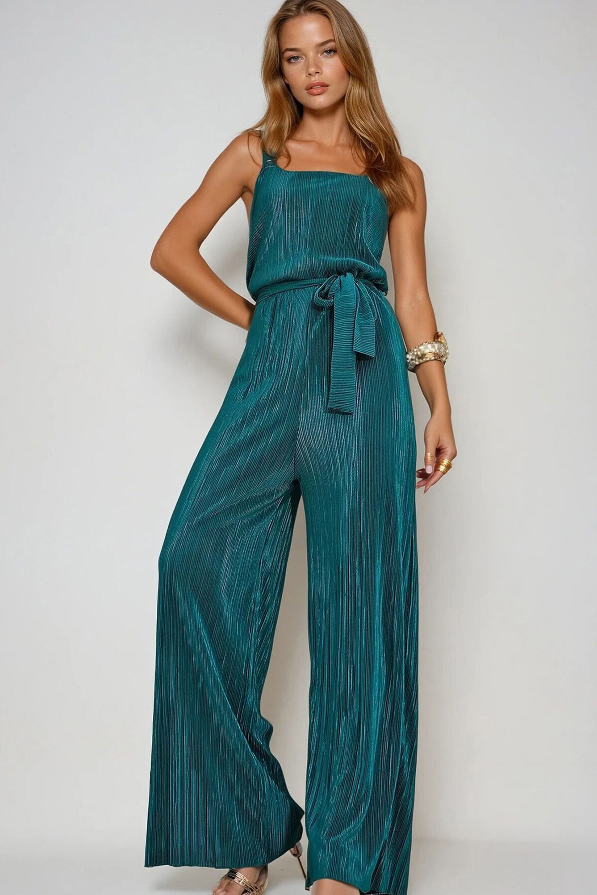 Yeşil Askılı Beli Kemerli Göğüs Dekolteli Pileli Tulum