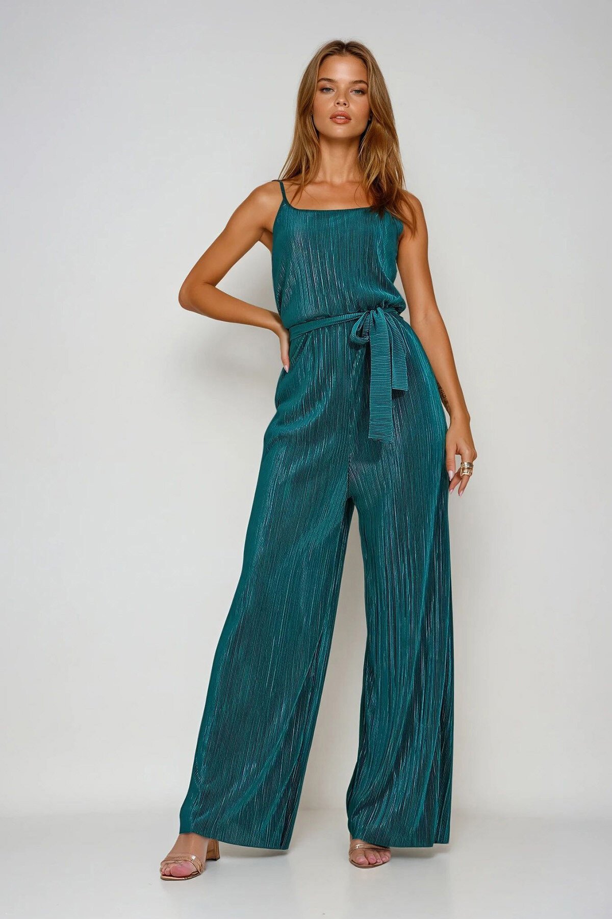 Yeşil Askılı Beli Kemerli Göğüs Dekolteli Pileli Tulum