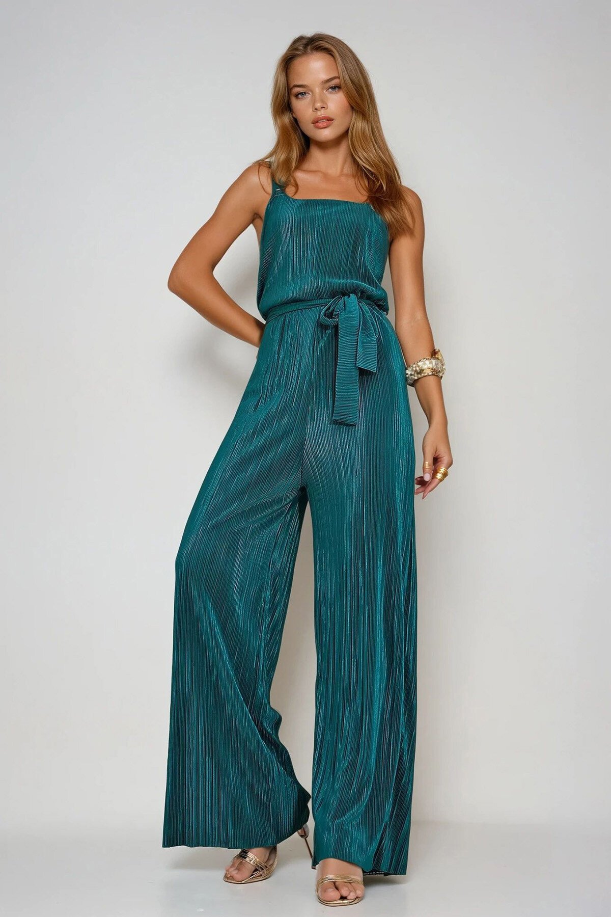 Yeşil Askılı Beli Kemerli Göğüs Dekolteli Pileli Tulum