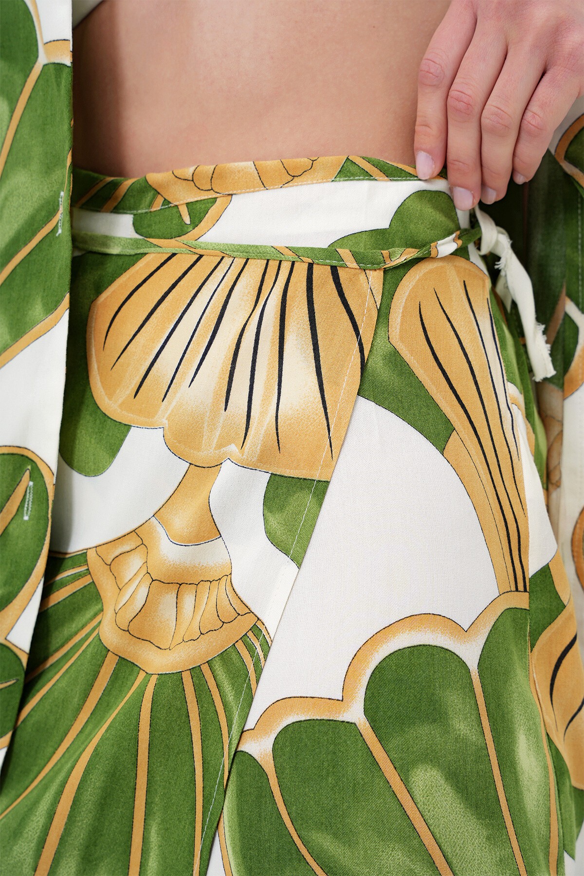 Yeşil Ceket Yaka Oversize Poplin Gömlek Ve Bağlamalı Şort Etek Takım