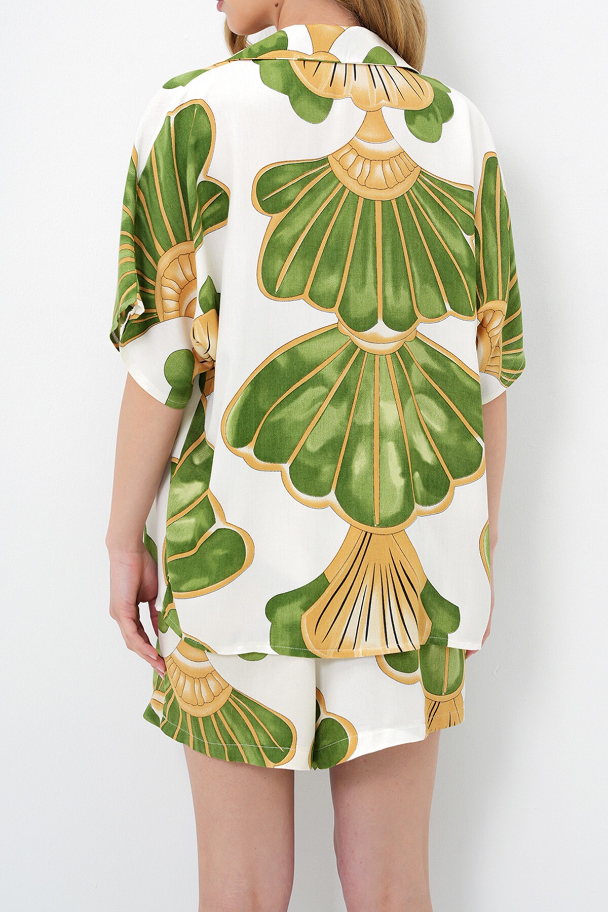 Yeşil Ceket Yaka Oversize Poplin Gömlek Ve Bağlamalı Şort Etek Takım