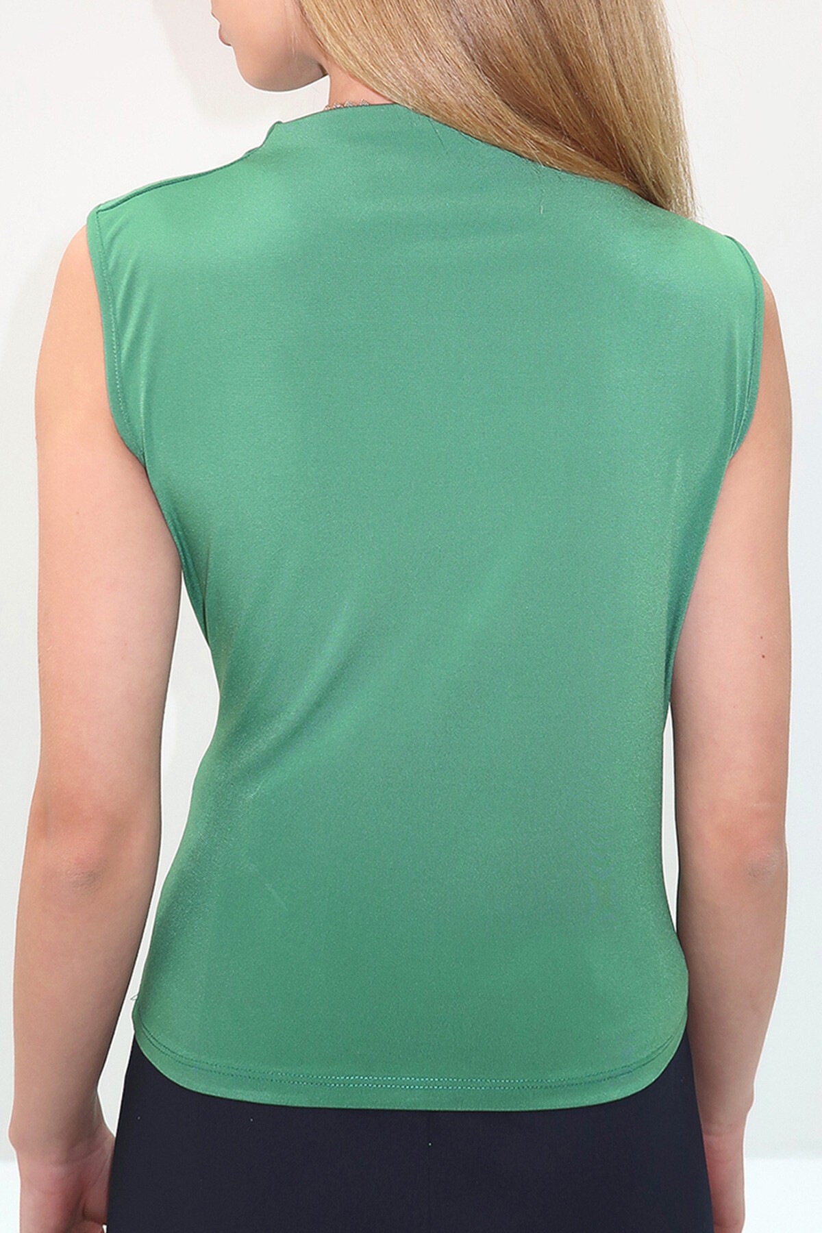 Yeşil Dik Yaka Omuz Drapeli Kolsuz Sandy Bluz