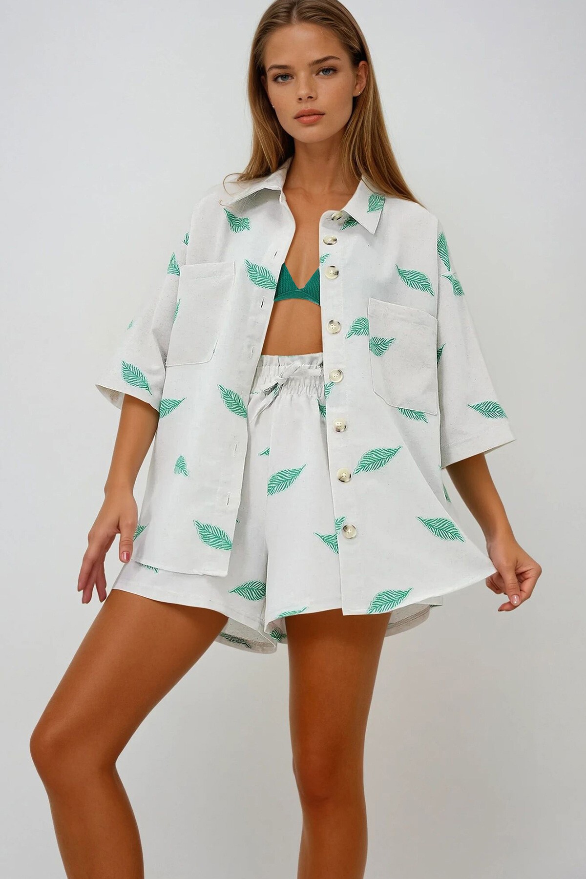 Yeşil Keten Görünümlü Çift Cepli Gömlek Ve Beli Lastikli Şort Takım