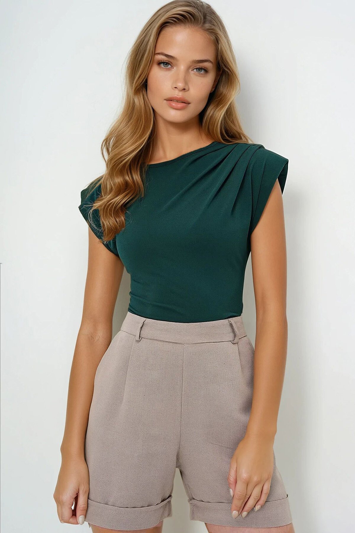 Zümrüt Yeşili Bisiklet Yaka Vatkalı Kolsuz Sandy Bluz