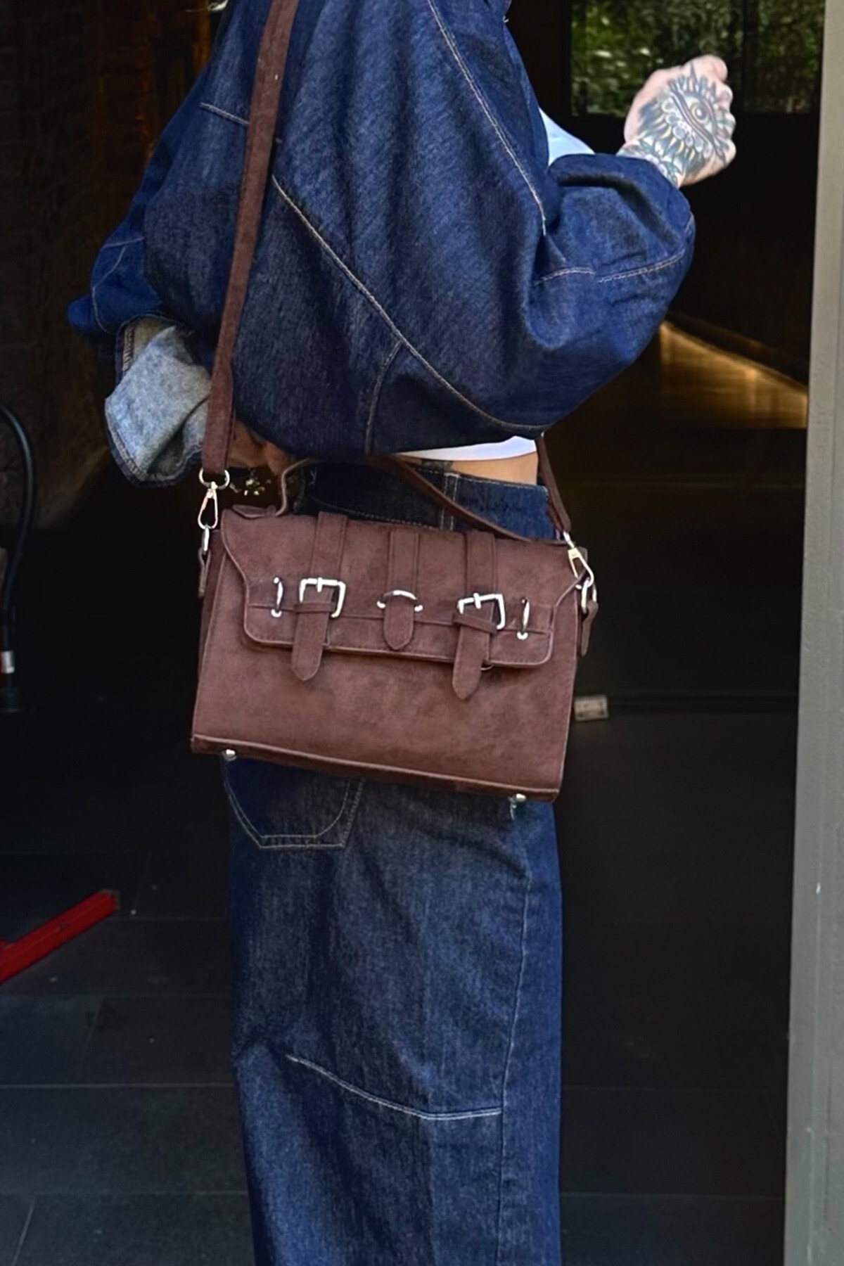 Acı Kahve Kemer Detaylı Omuz Çantası