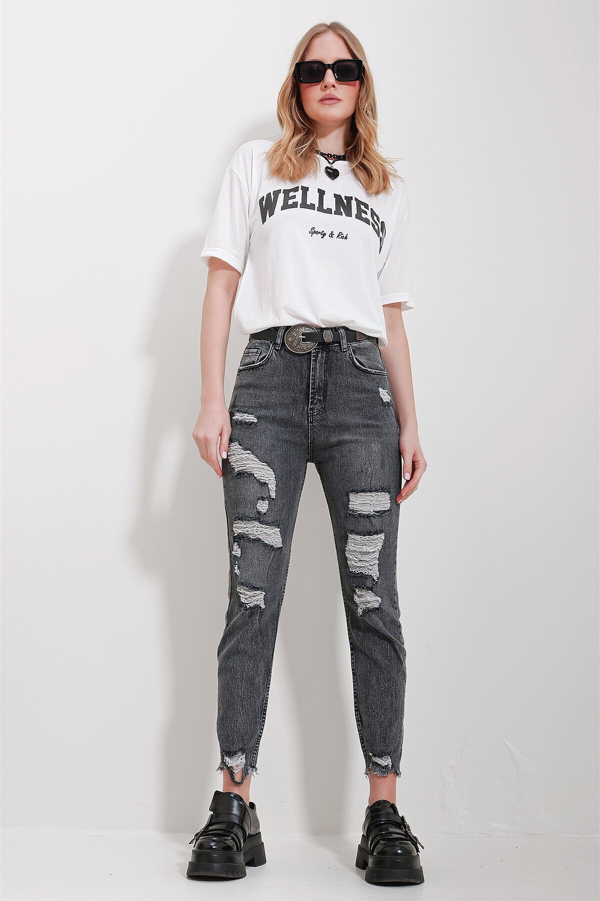 Antrasit Yıkamalı Eskitme Mom Jean