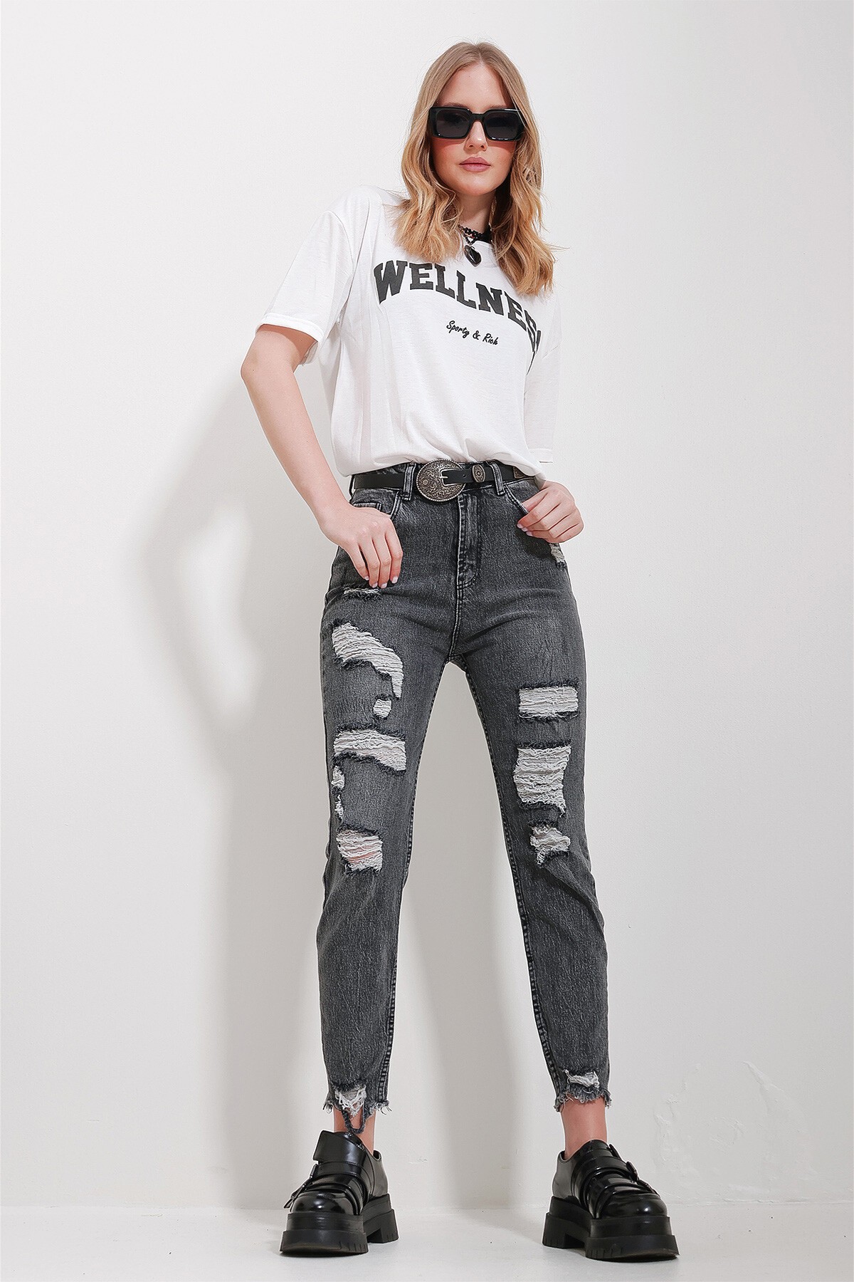 Antrasit Yıkamalı Eskitme Mom Jean