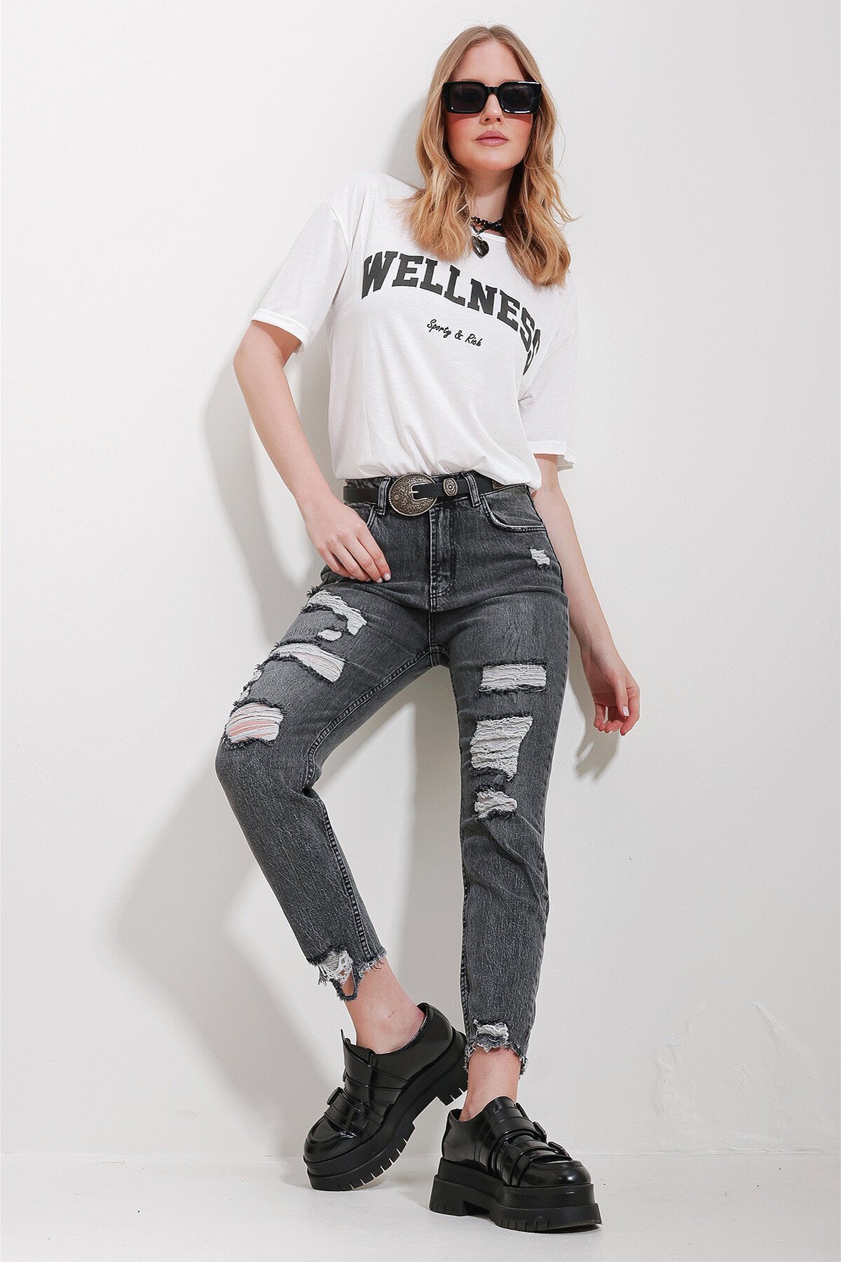 Antrasit Yıkamalı Eskitme Mom Jean