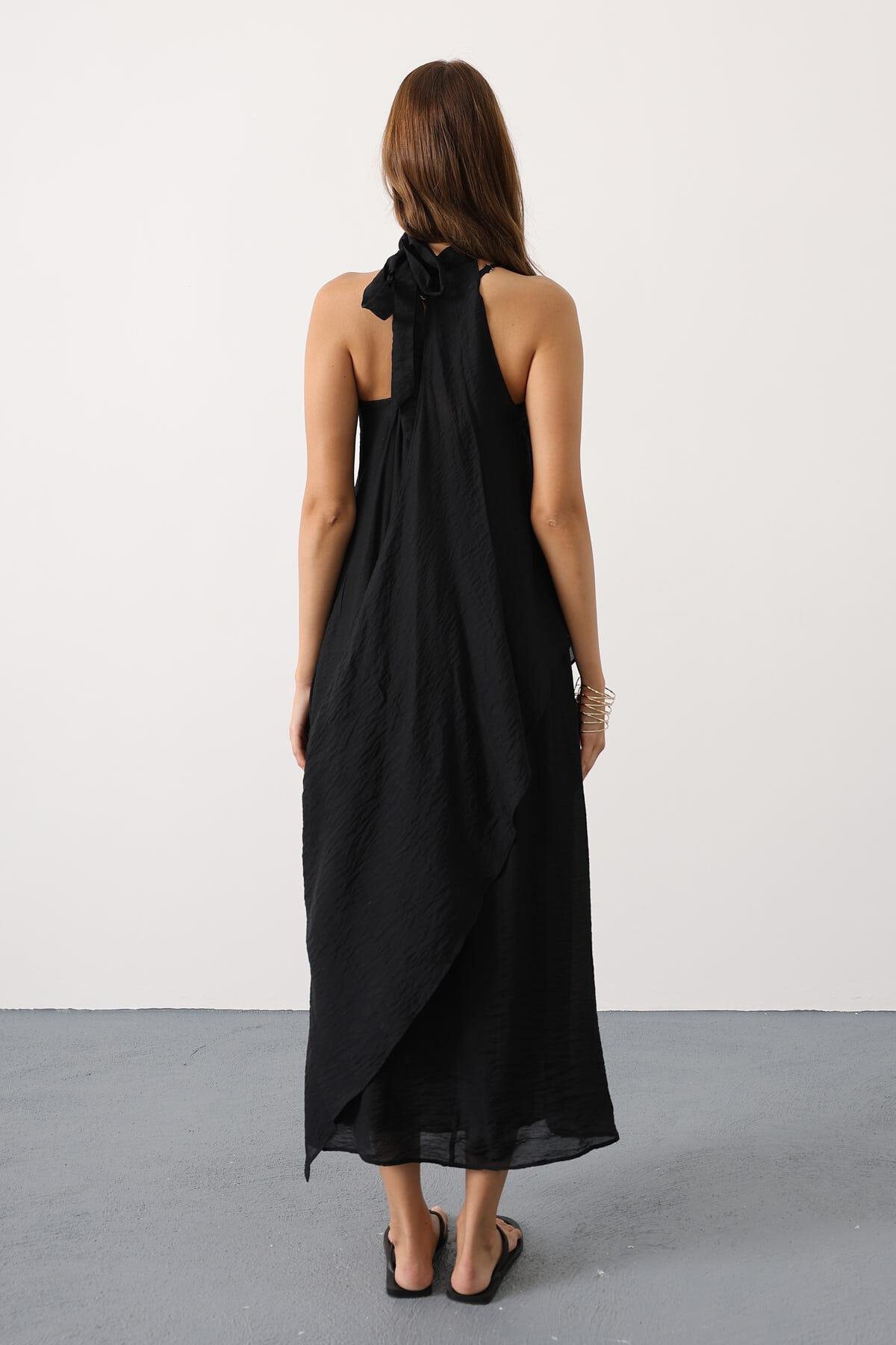 Siyah Asimetrik Bağlamalı Çıkarılabilir Yaka Uzun Bohem Elbise