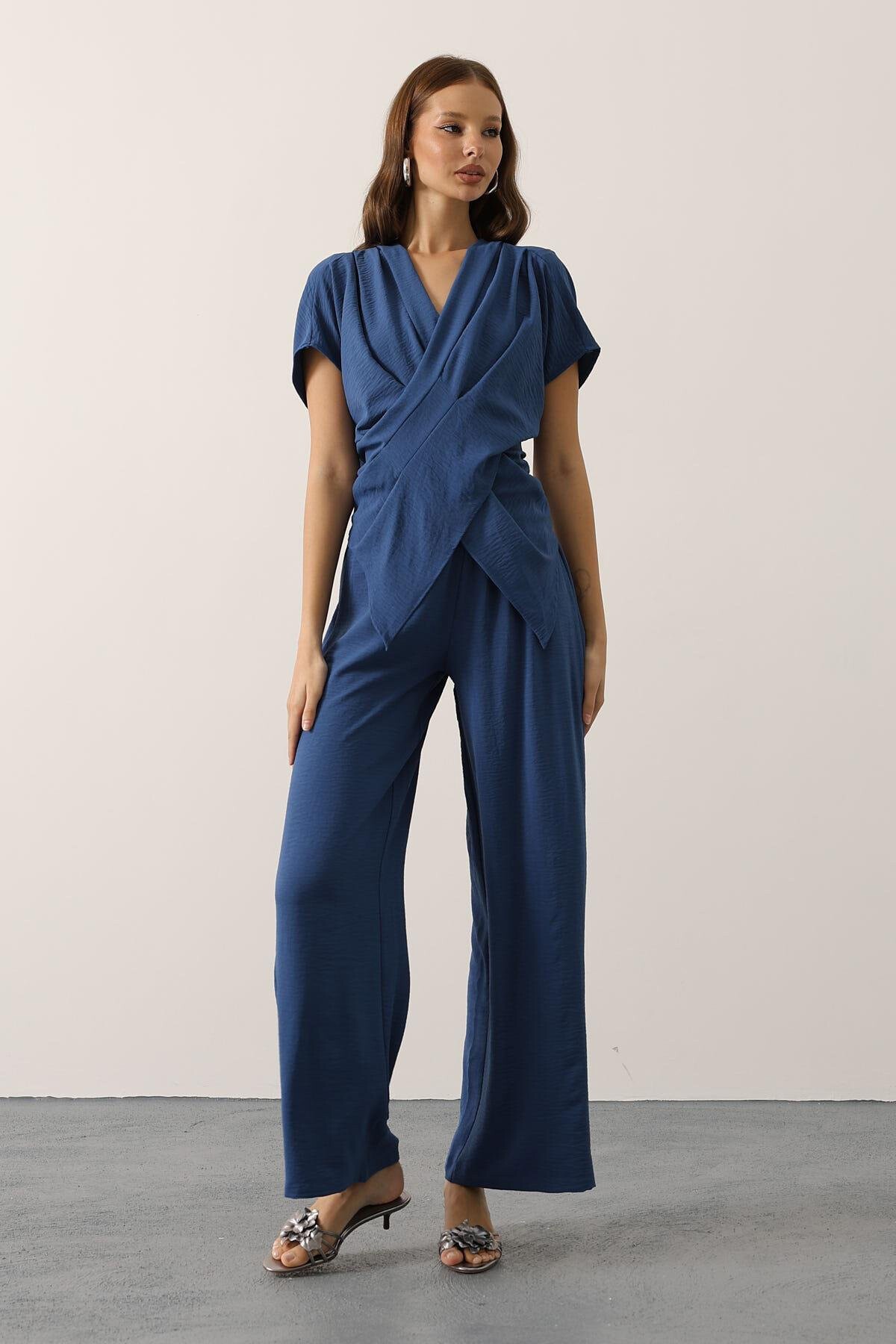 İndigo Asimetrik Kesim Bluz Ve Beli Lastikli Pantolon Takım