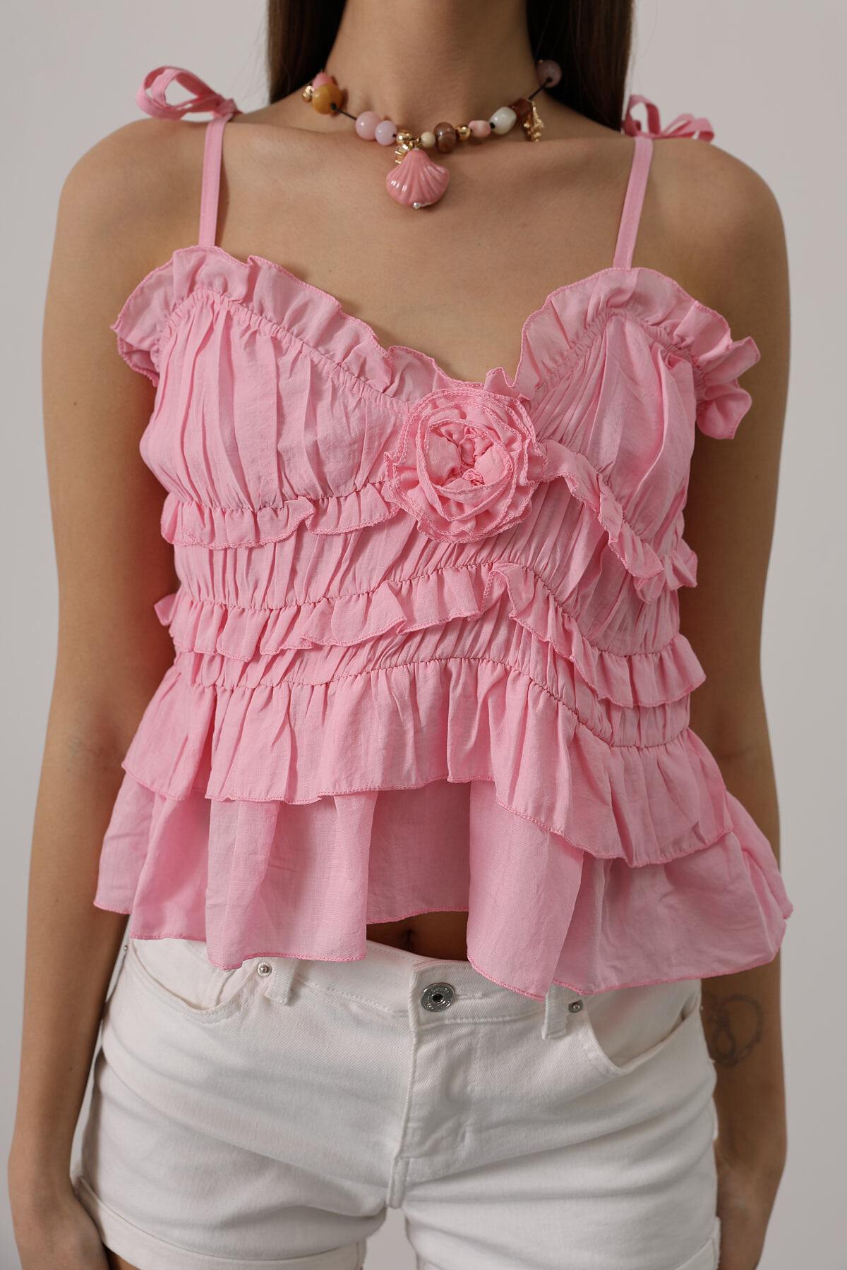 Pembe Öpücük Yaka Askılı Fırfırlı Bluz