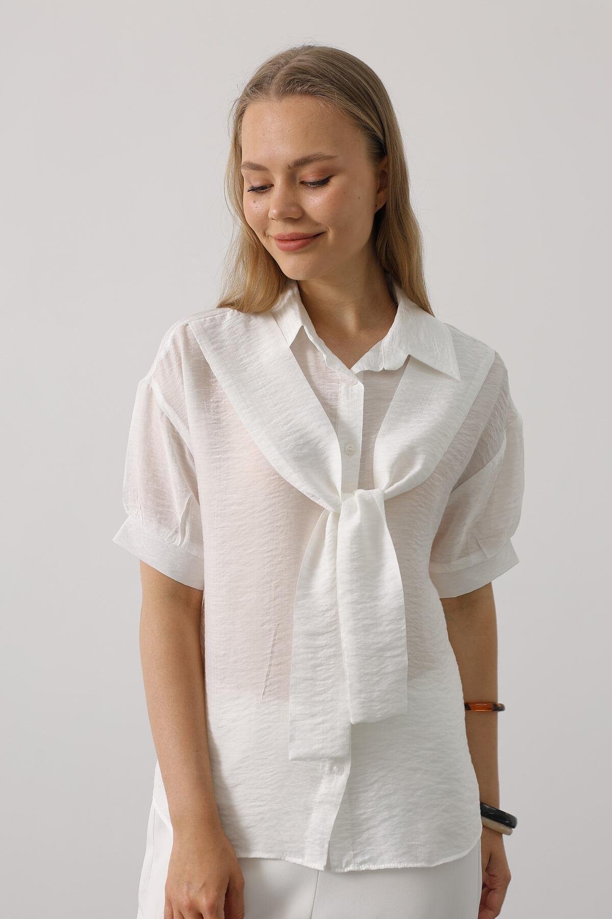 Beyaz Atkı Detaylı Yarım Kol Gömlek