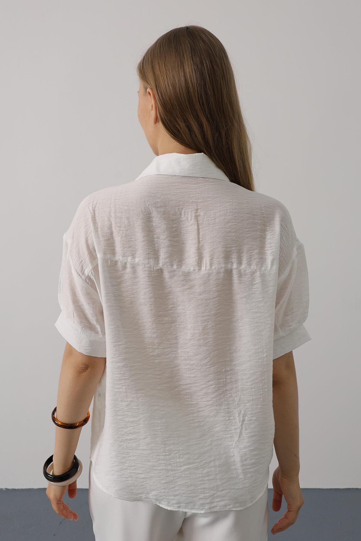 Beyaz Atkı Detaylı Yarım Kol Gömlek