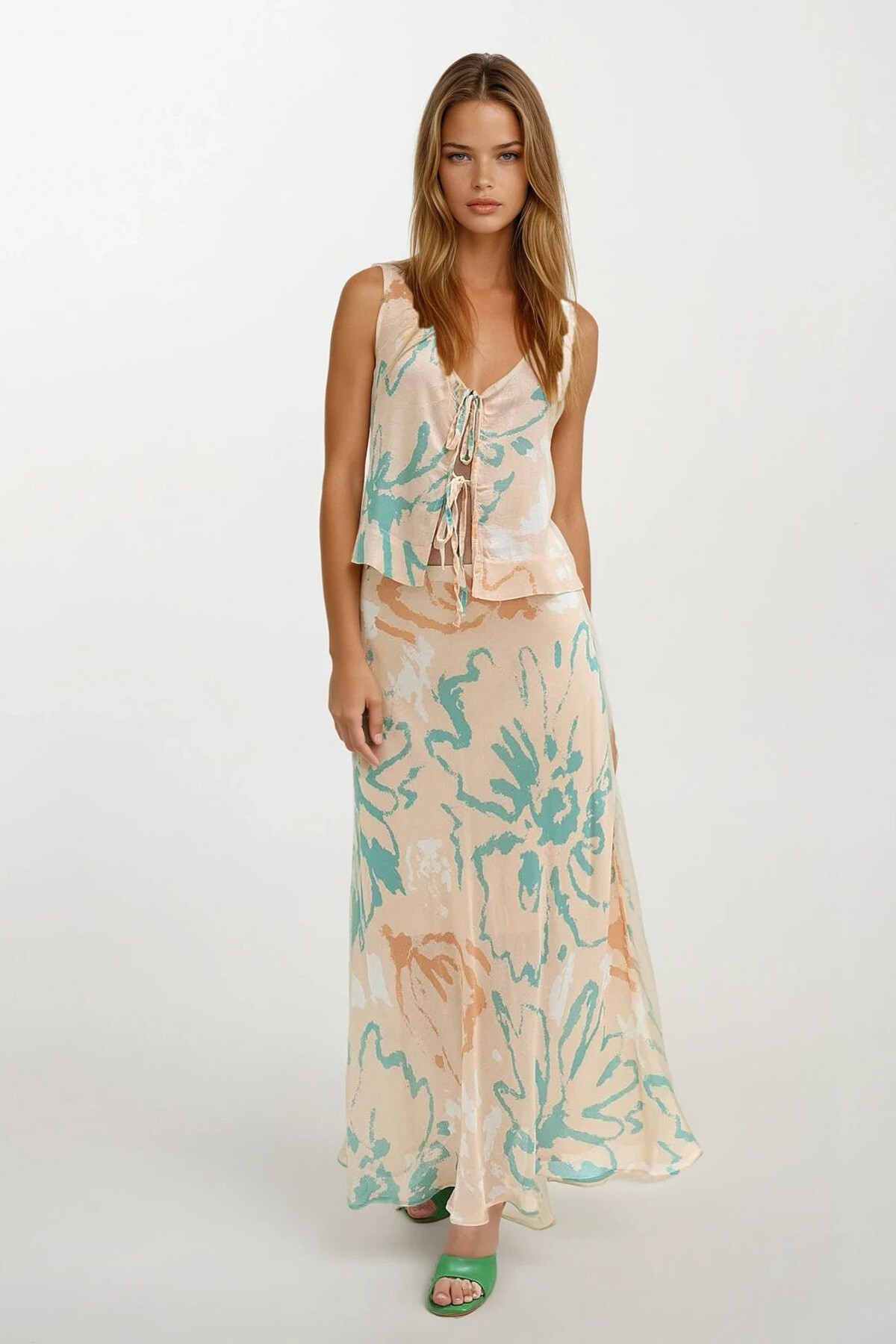 Pudra Bağcıklı Kolsuz Bluz Ve Maxi Boy Astarlı Desenli Etek Takım