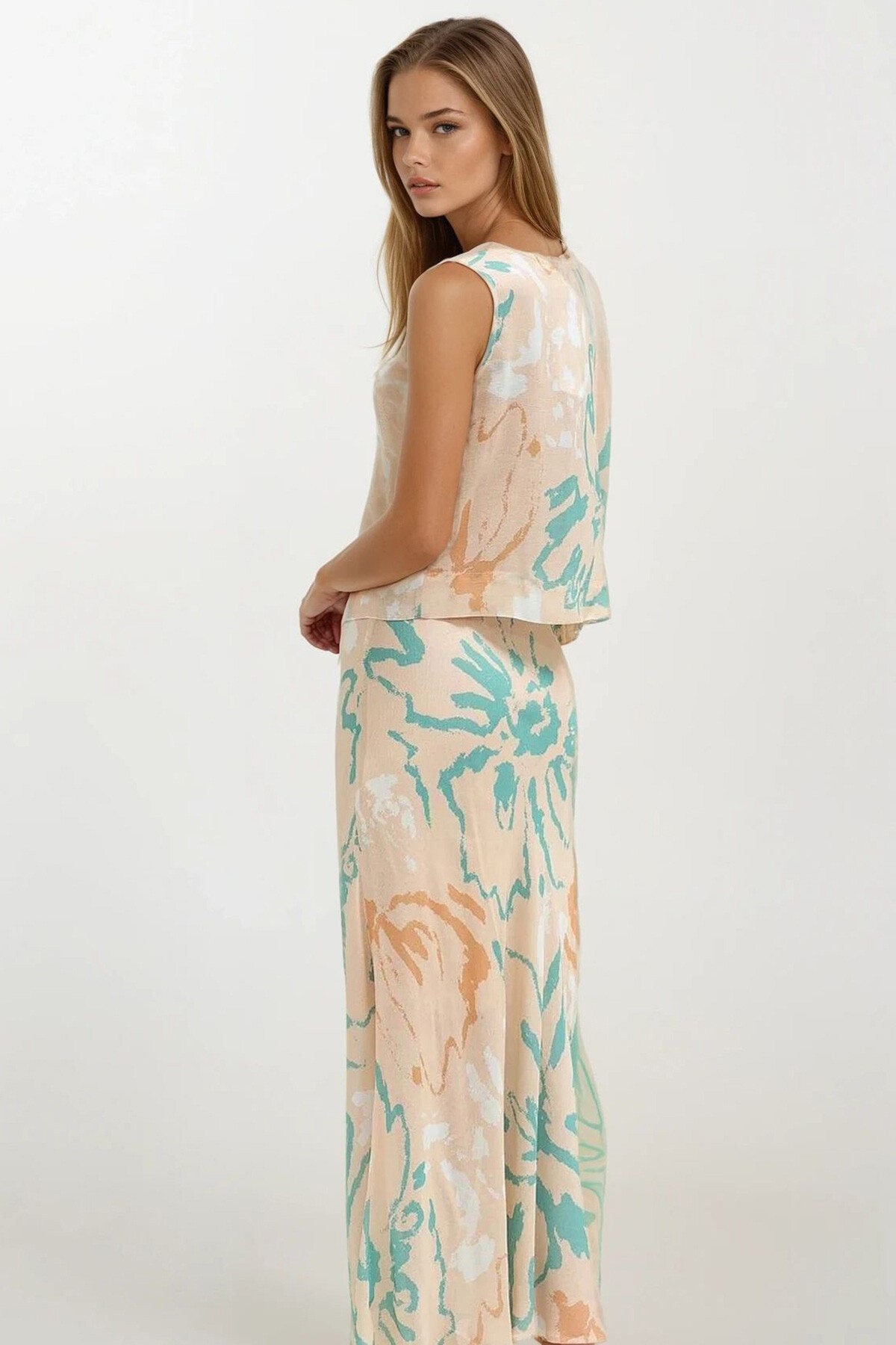 Pudra Bağcıklı Kolsuz Bluz Ve Maxi Boy Astarlı Desenli Etek Takım