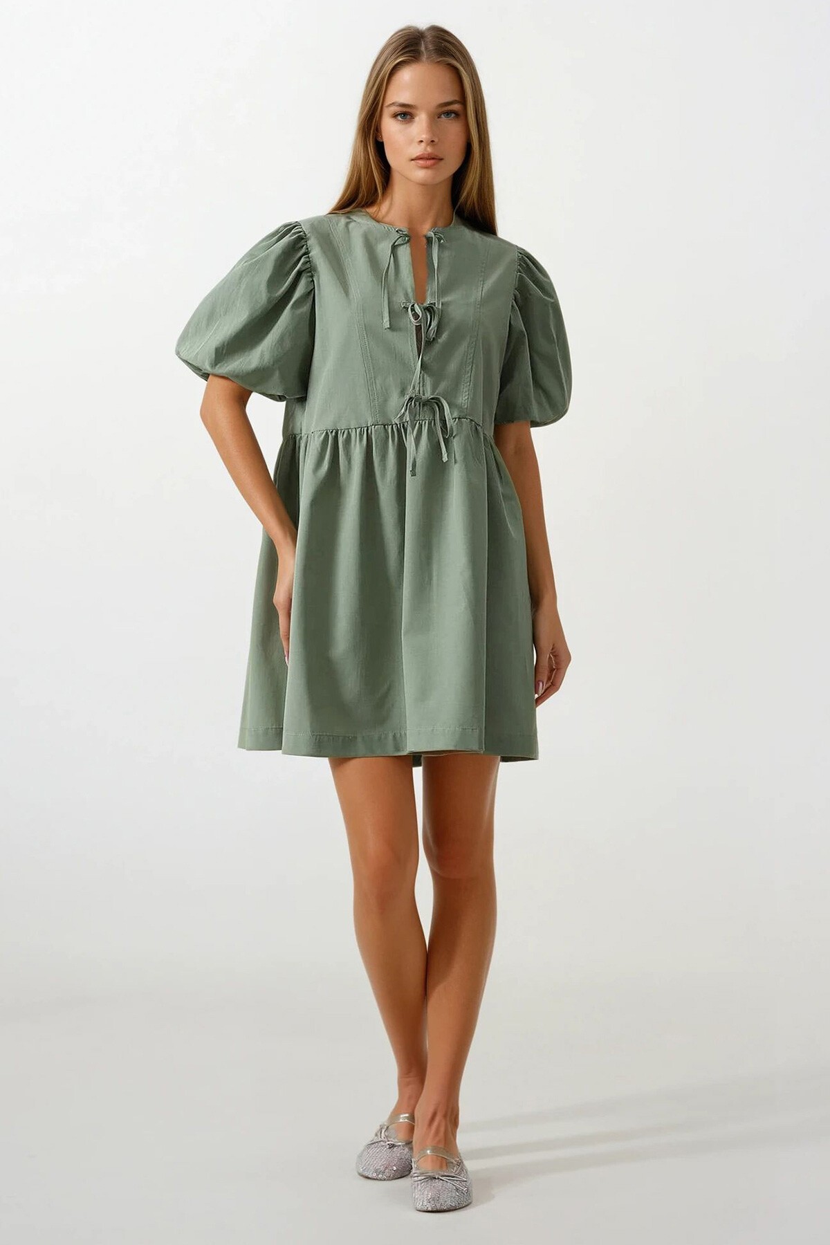 Haki Balon Kol Kurdale Detaylı Pileli Mini Elbise